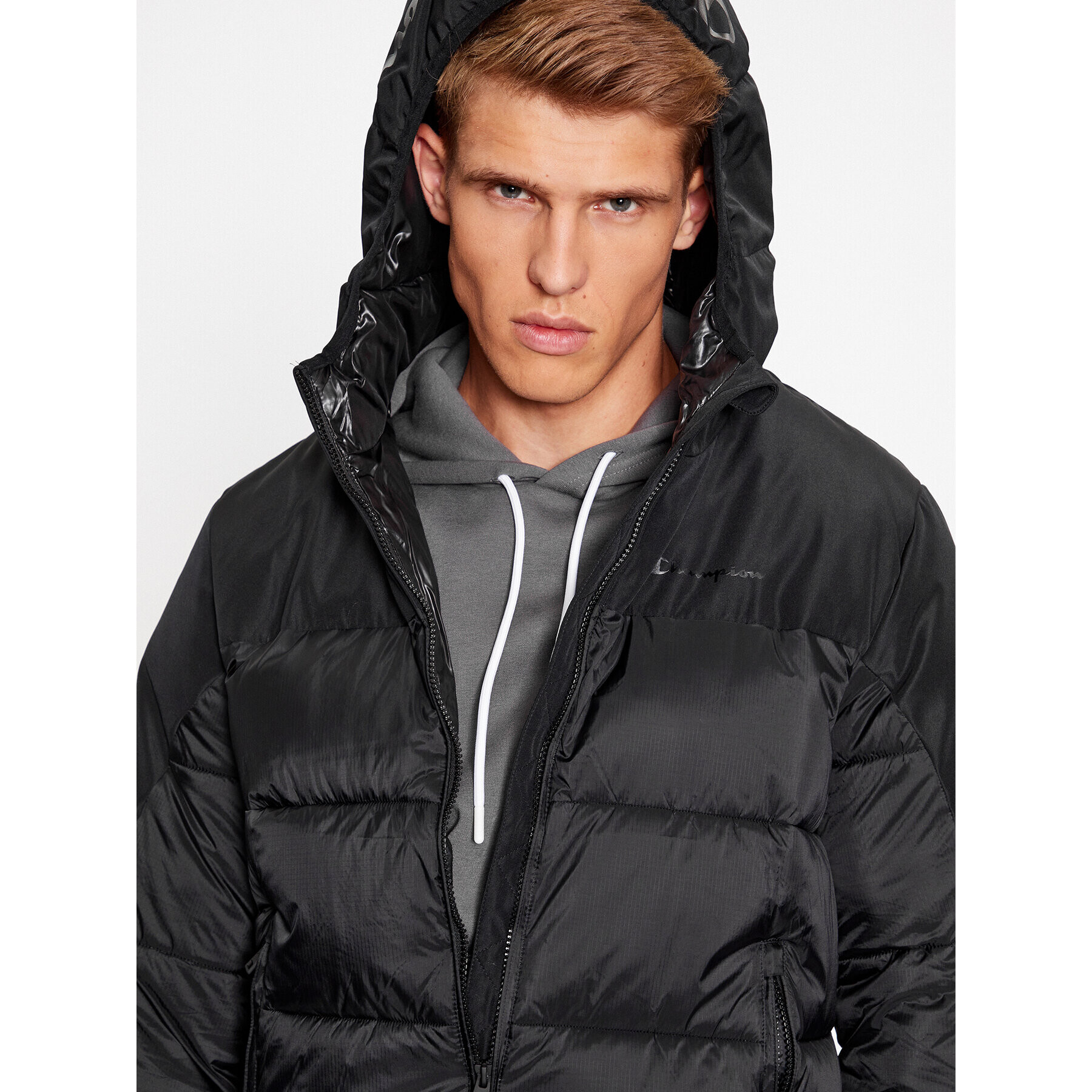 Champion Пухено яке Hooded Jacket 219190 Черен Regular Fit - Pepit.bg