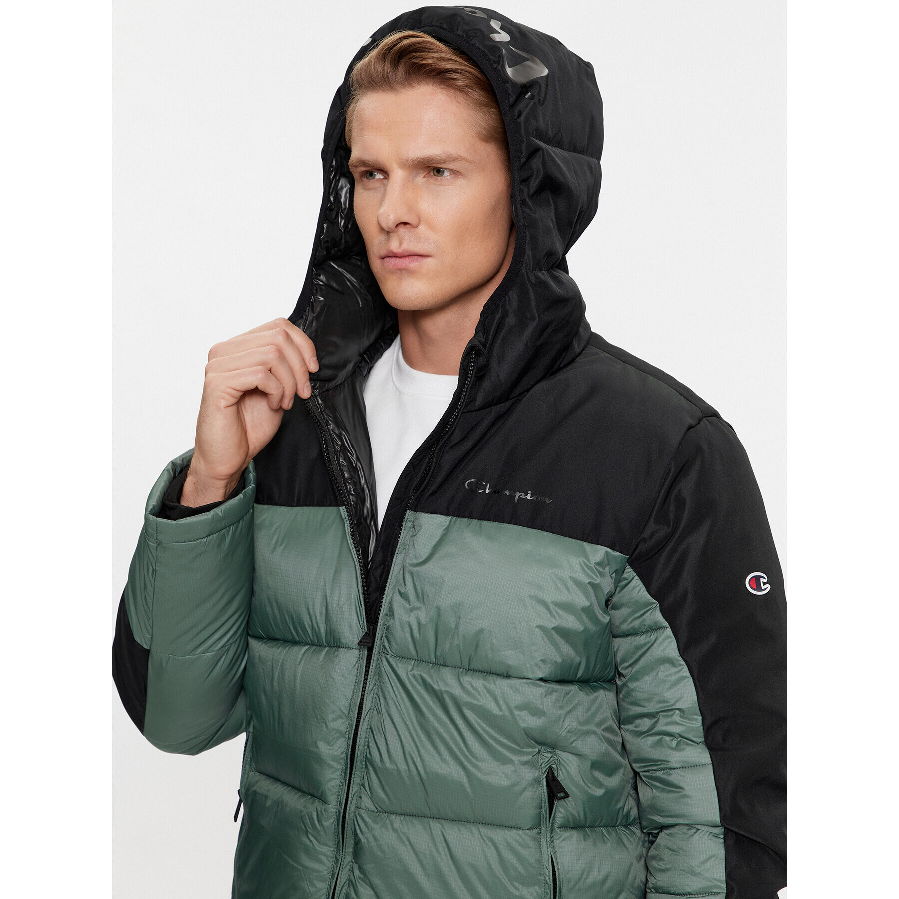 Champion Пухено яке Hooded Jacket 219190 Зелен Regular Fit - Pepit.bg