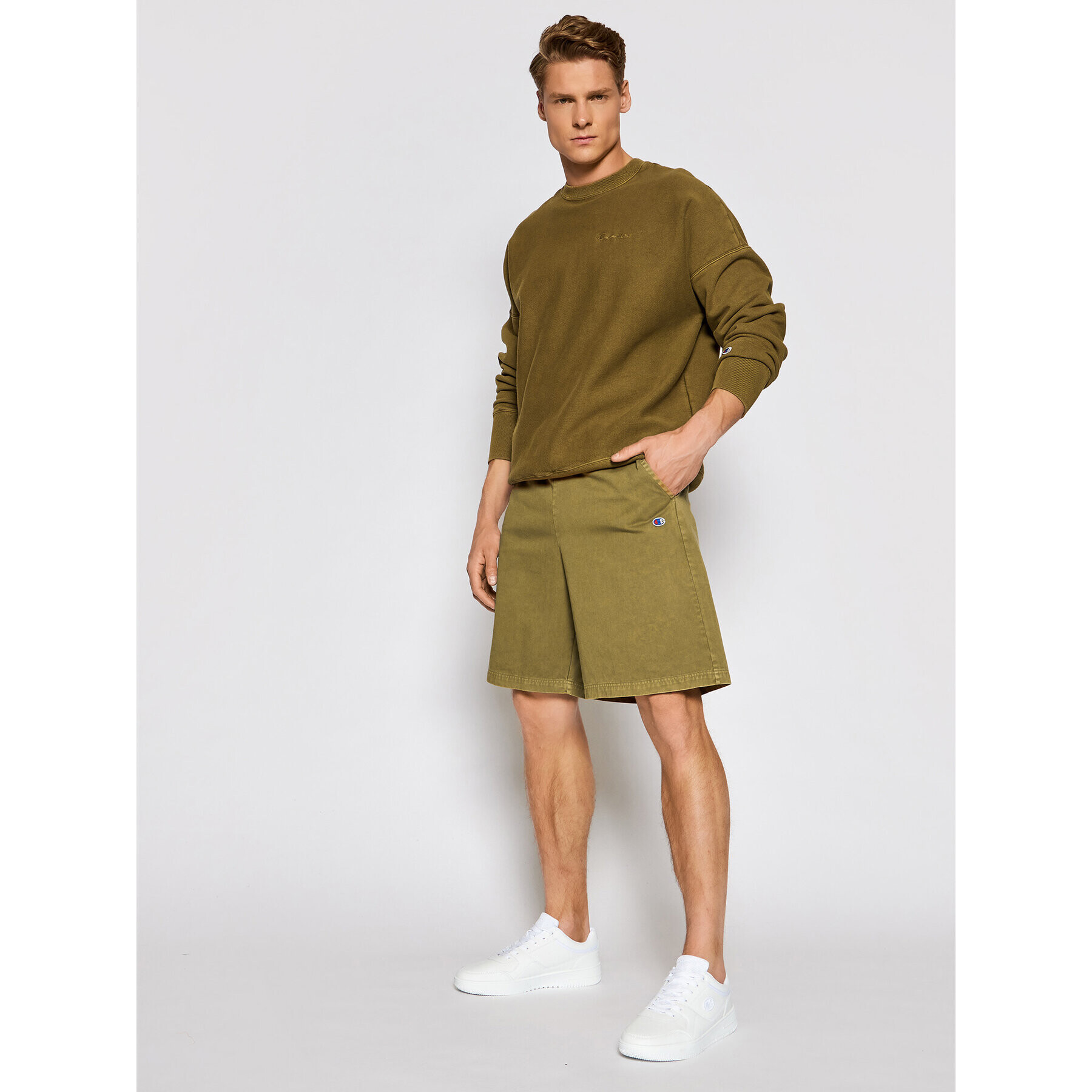 Champion Шорти от плат 216207 Зелен Regular Fit - Pepit.bg