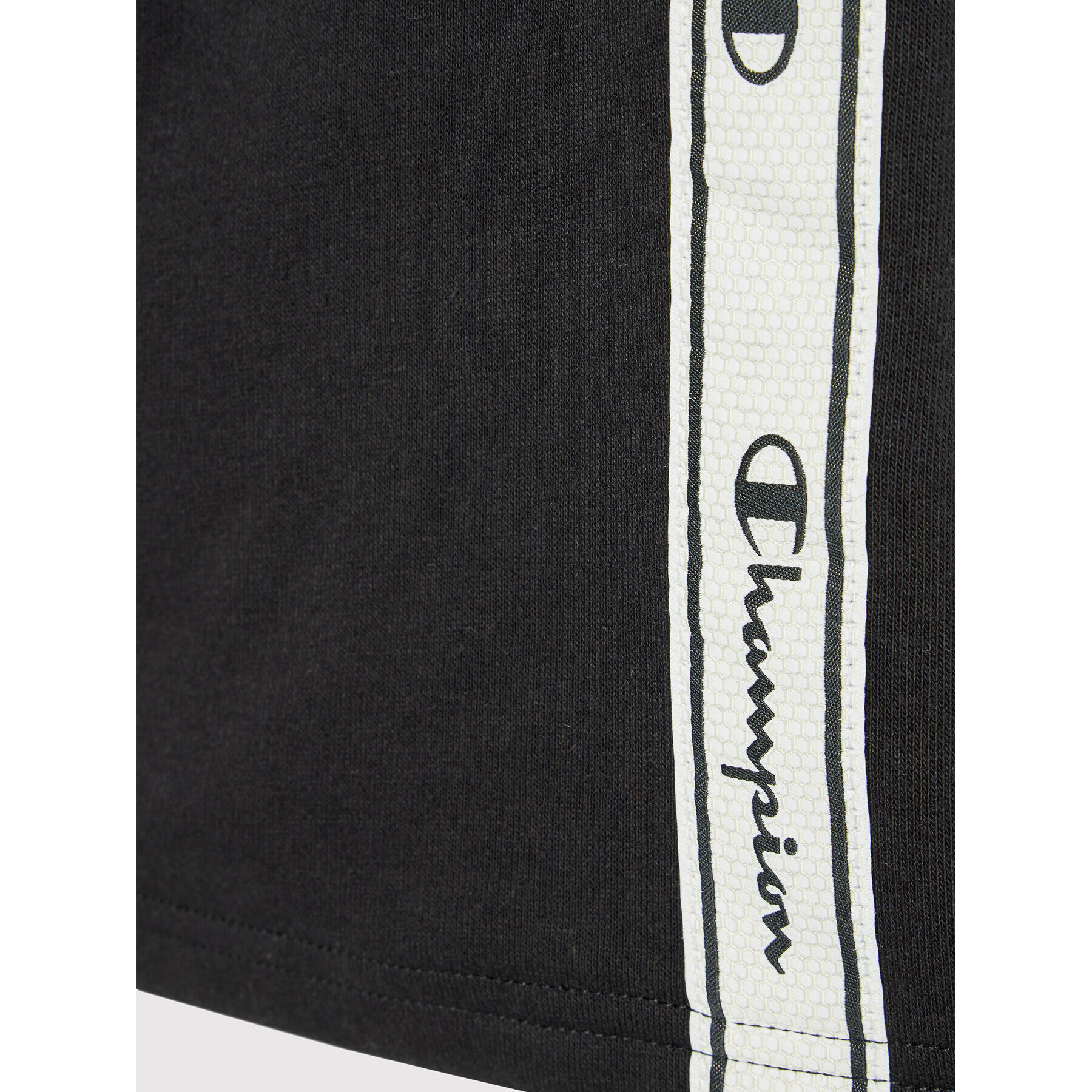Champion Спортни шорти Bermuda 305920 Черен Regular Fit - Pepit.bg