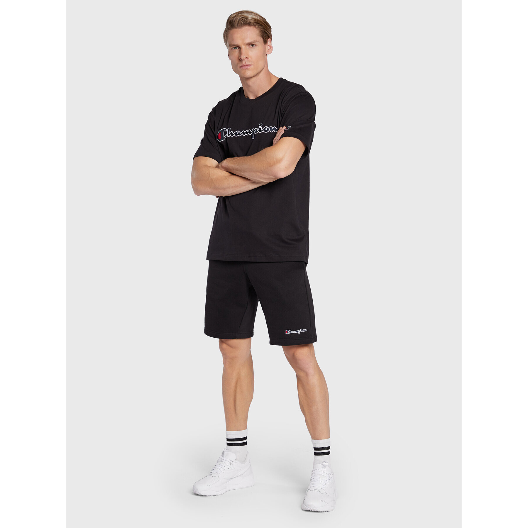 Champion Спортни шорти Small Embroidery Script 218295 Черен Regular Fit - Pepit.bg