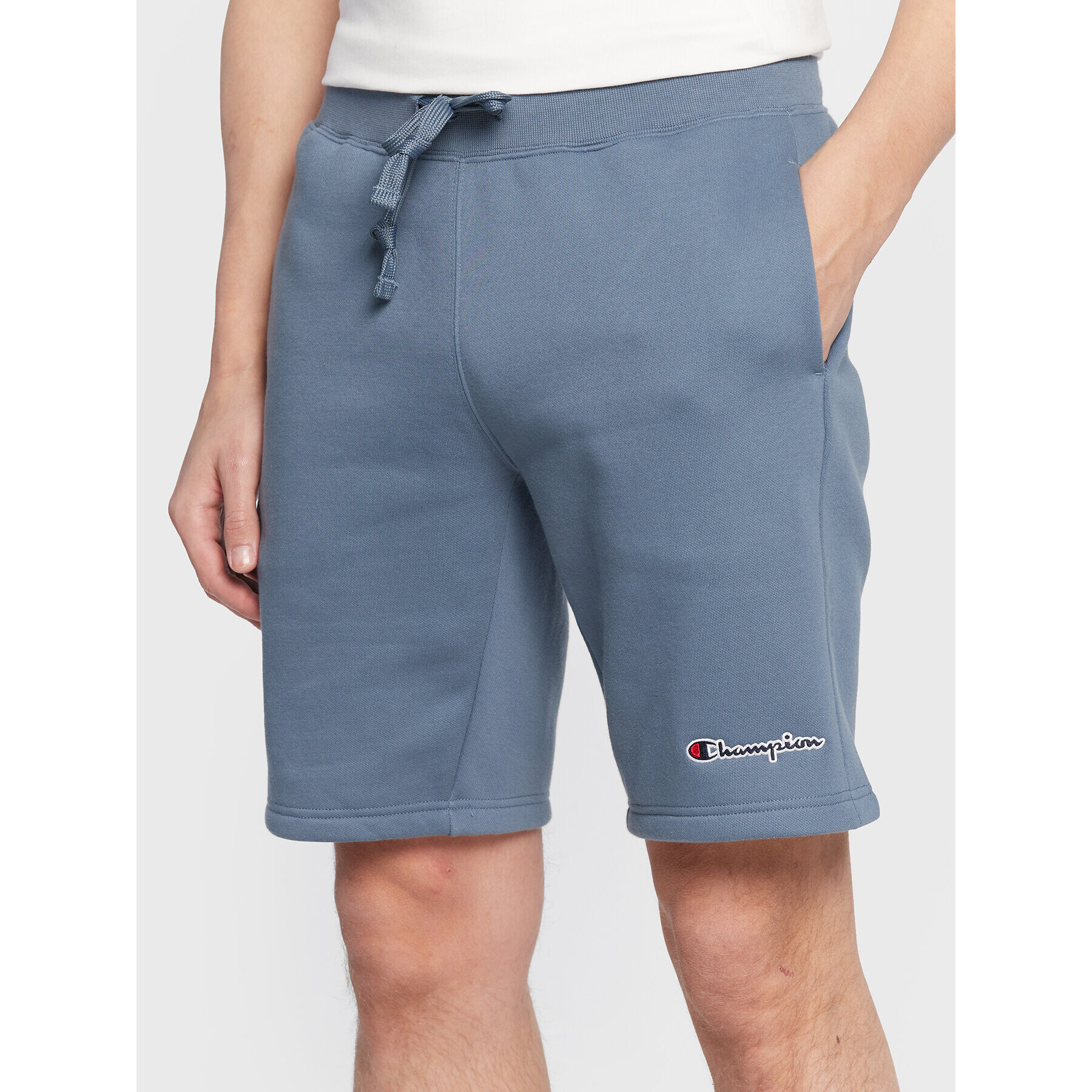 Champion Спортни шорти Small Embroidery Script 218295 Син Regular Fit - Pepit.bg