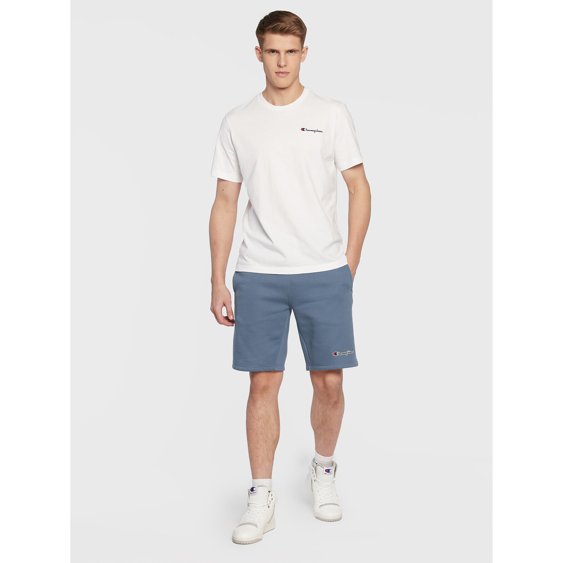Champion Спортни шорти Small Embroidery Script 218295 Син Regular Fit - Pepit.bg