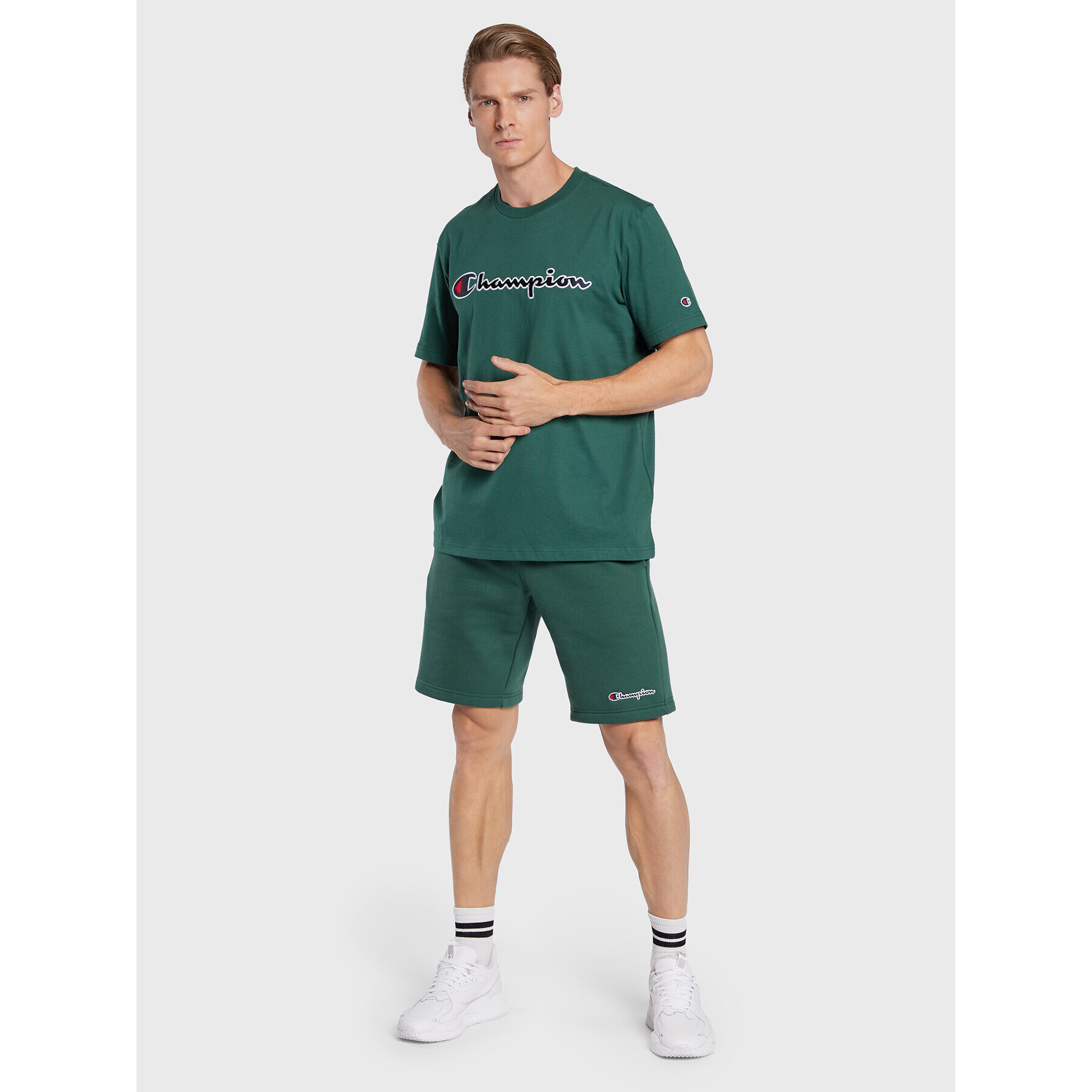 Champion Спортни шорти Small Embroidery Script 218295 Зелен Regular Fit - Pepit.bg