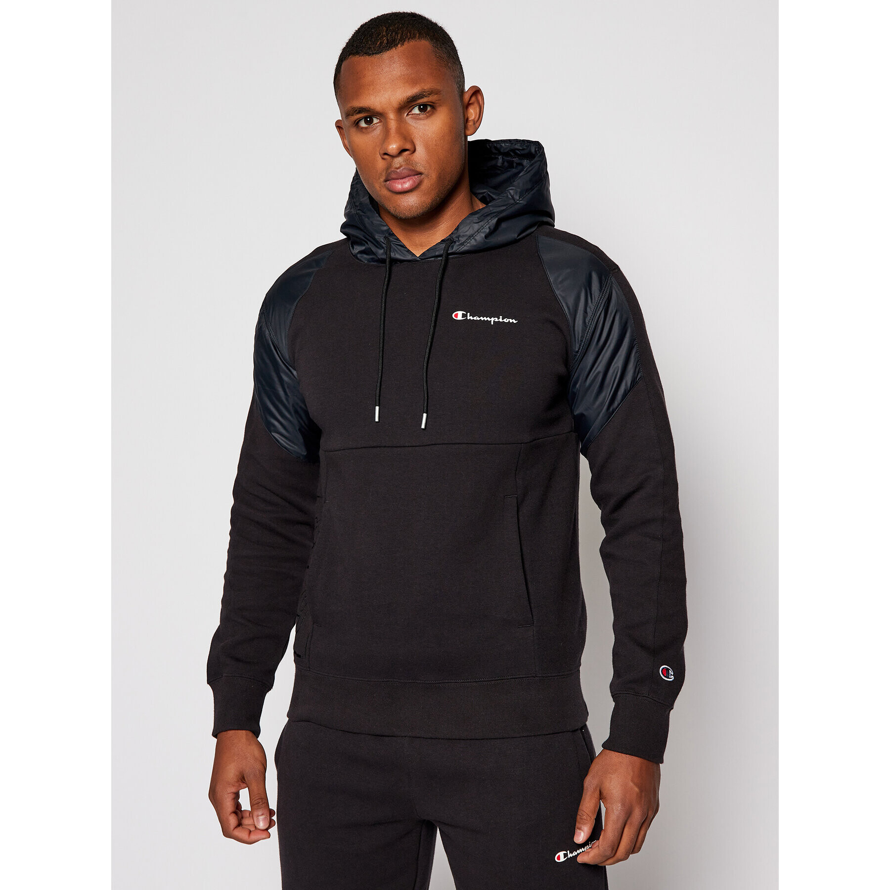 Champion Суитшърт 214859 Черен Comfort Fit - Pepit.bg