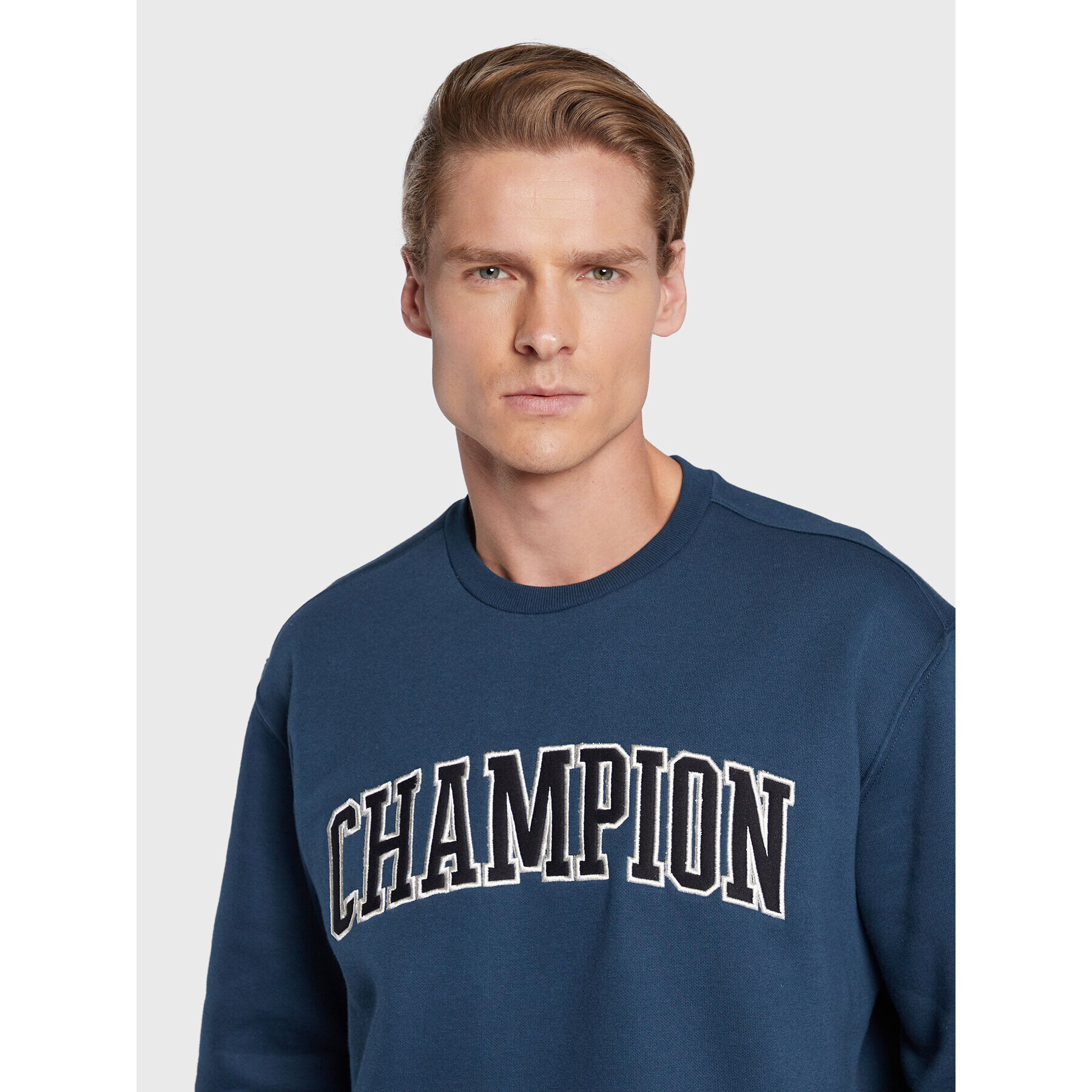 Champion Суитшърт 217877 Син Regular Fit - Pepit.bg