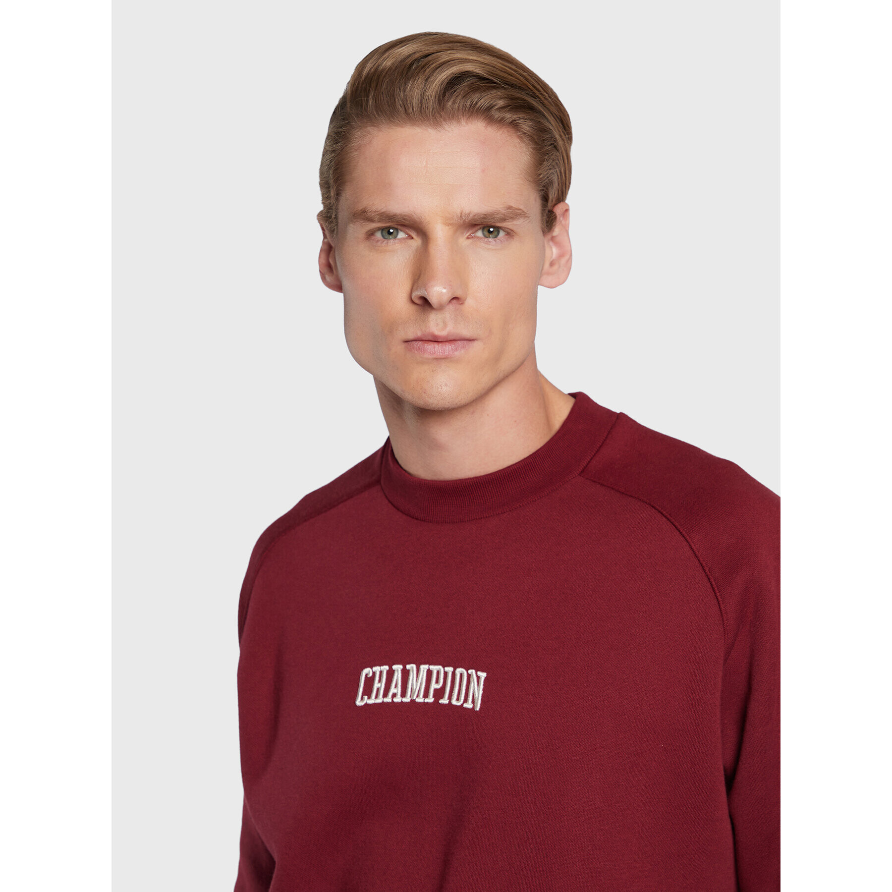 Champion Суитшърт 217879 Червен Regular Fit - Pepit.bg