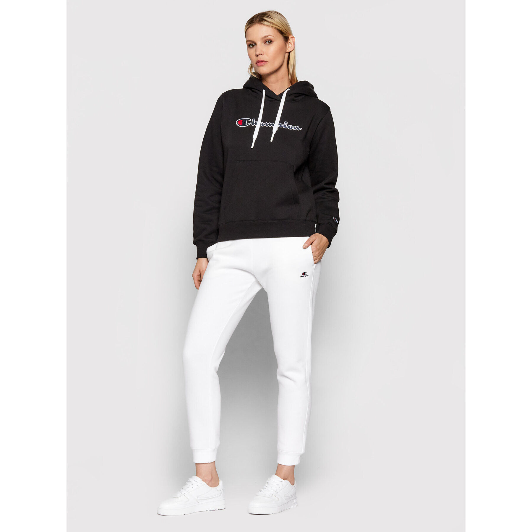 Champion Суитшърт Blend Script Logo 114461 Черен Regular Fit - Pepit.bg