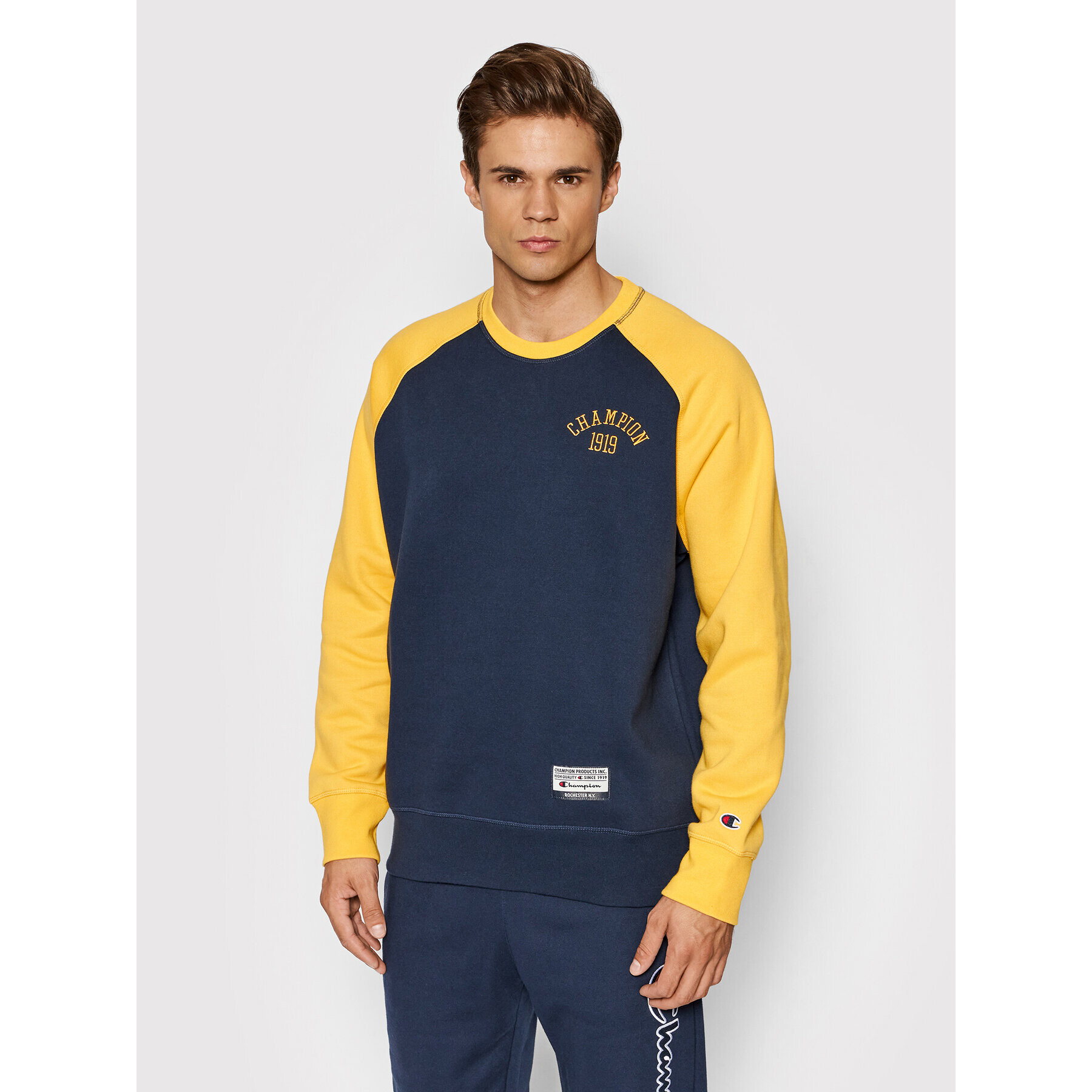 Champion Суитшърт Collegiate Logo Colour Block 216913 Тъмносин Custom Fit - Pepit.bg