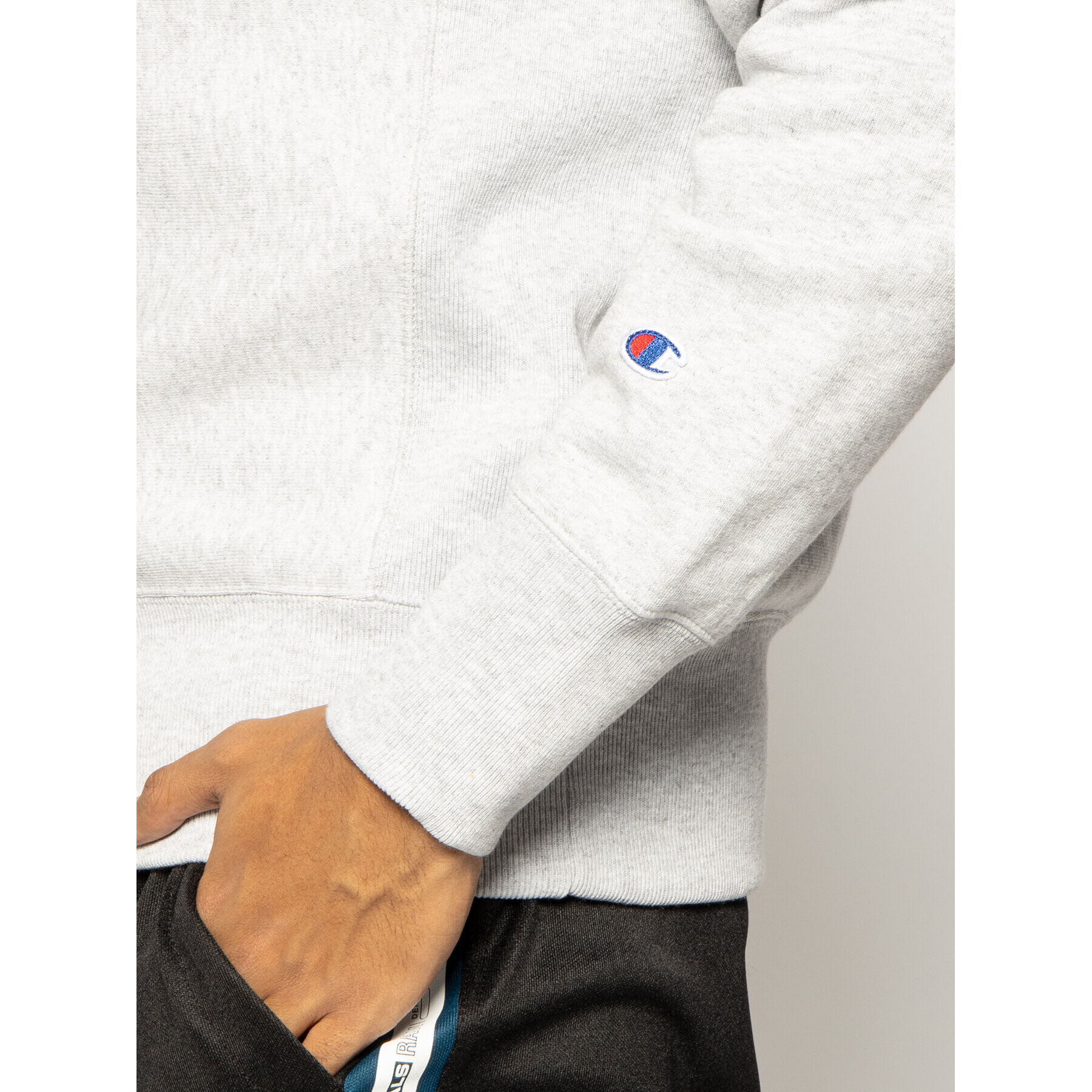 Champion Суитшърт Crewneck 215160 Сив Regular Fit - Pepit.bg