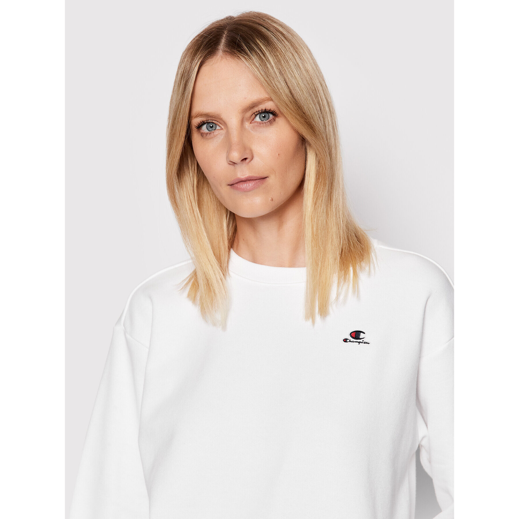 Champion Суитшърт Embroidered 114923 Бял Boxy Fit - Pepit.bg