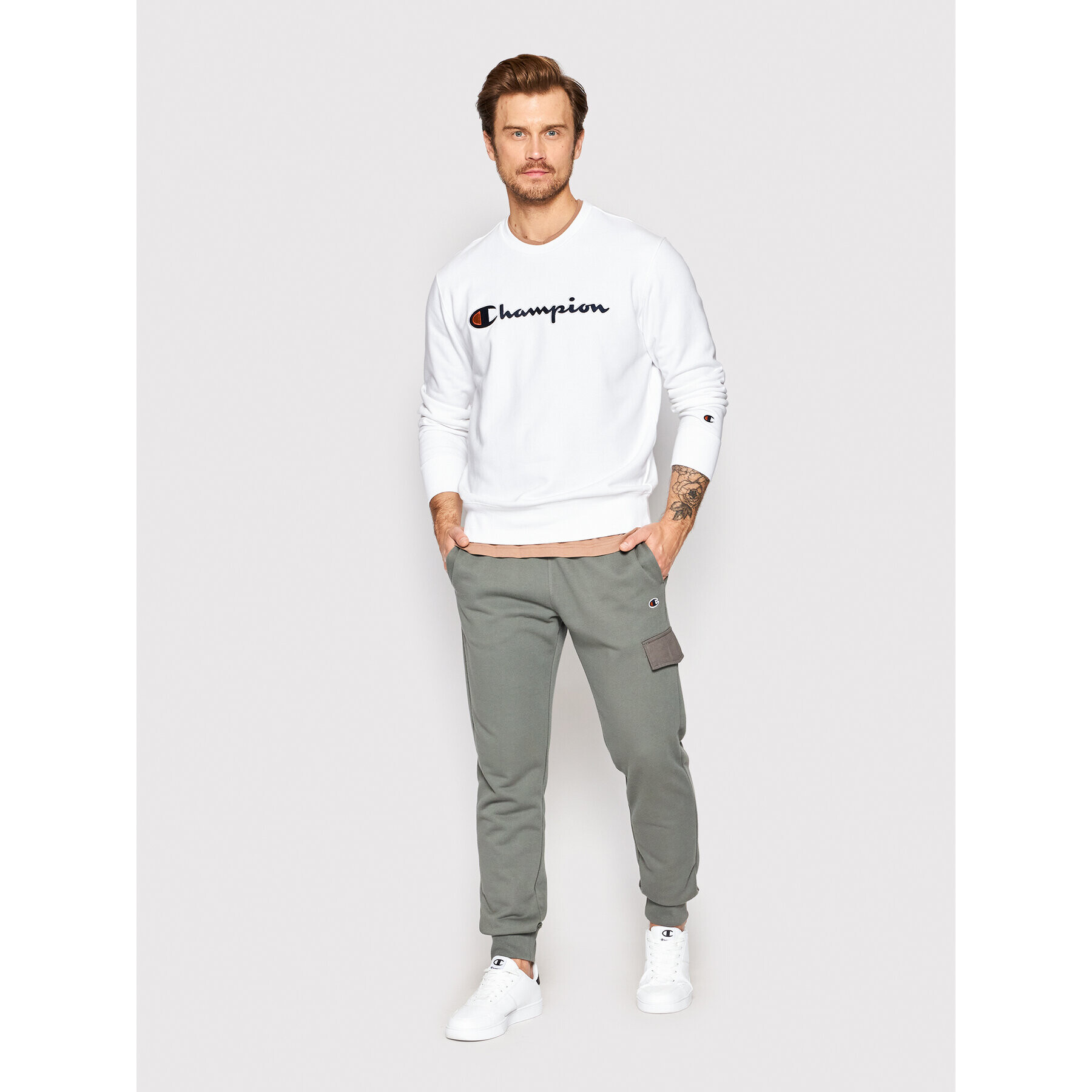 Champion Суитшърт Embroidered Script Logo 217061 Бял Regular Fit - Pepit.bg