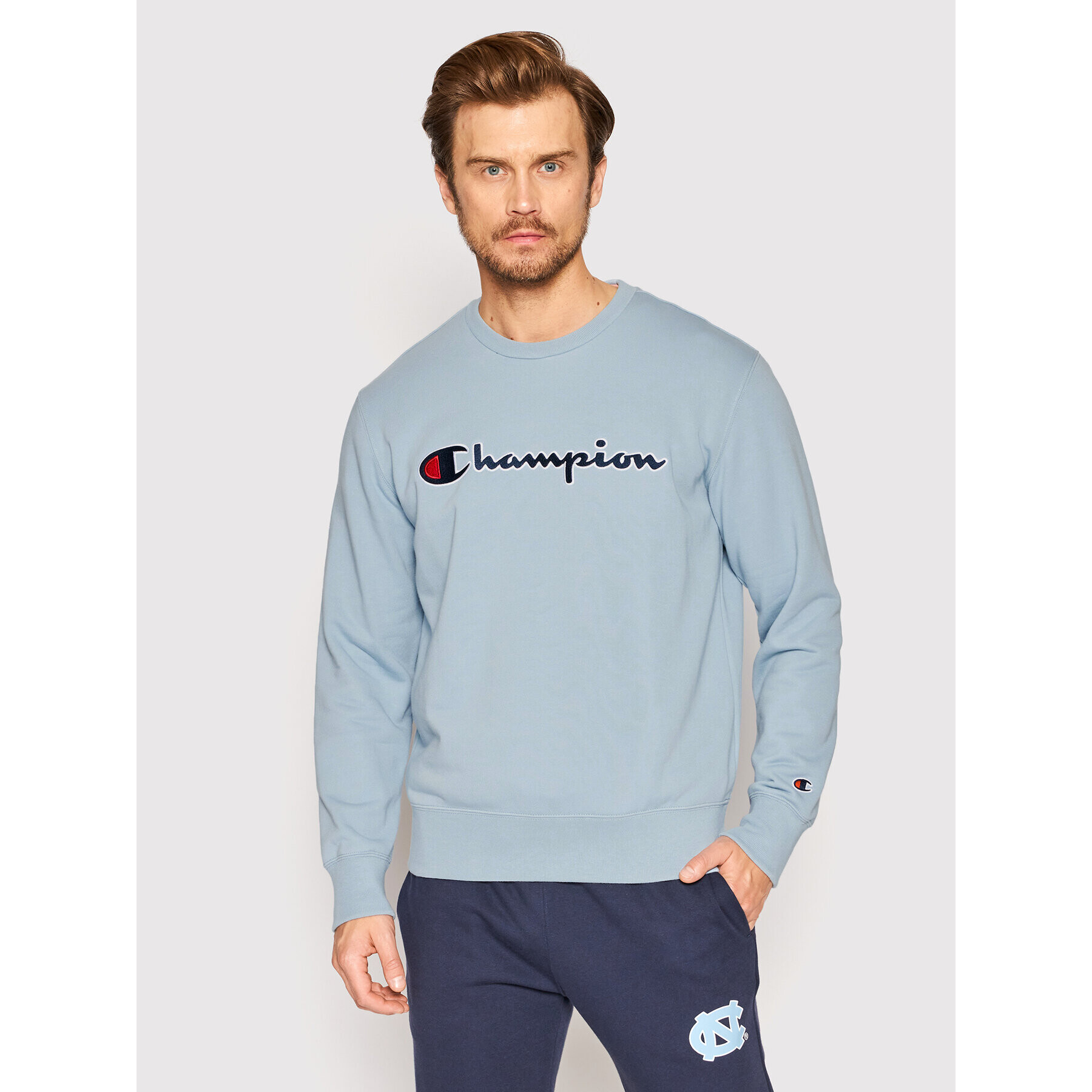 Champion Суитшърт Embroidered Script Logo 217061 Син Regular Fit - Pepit.bg