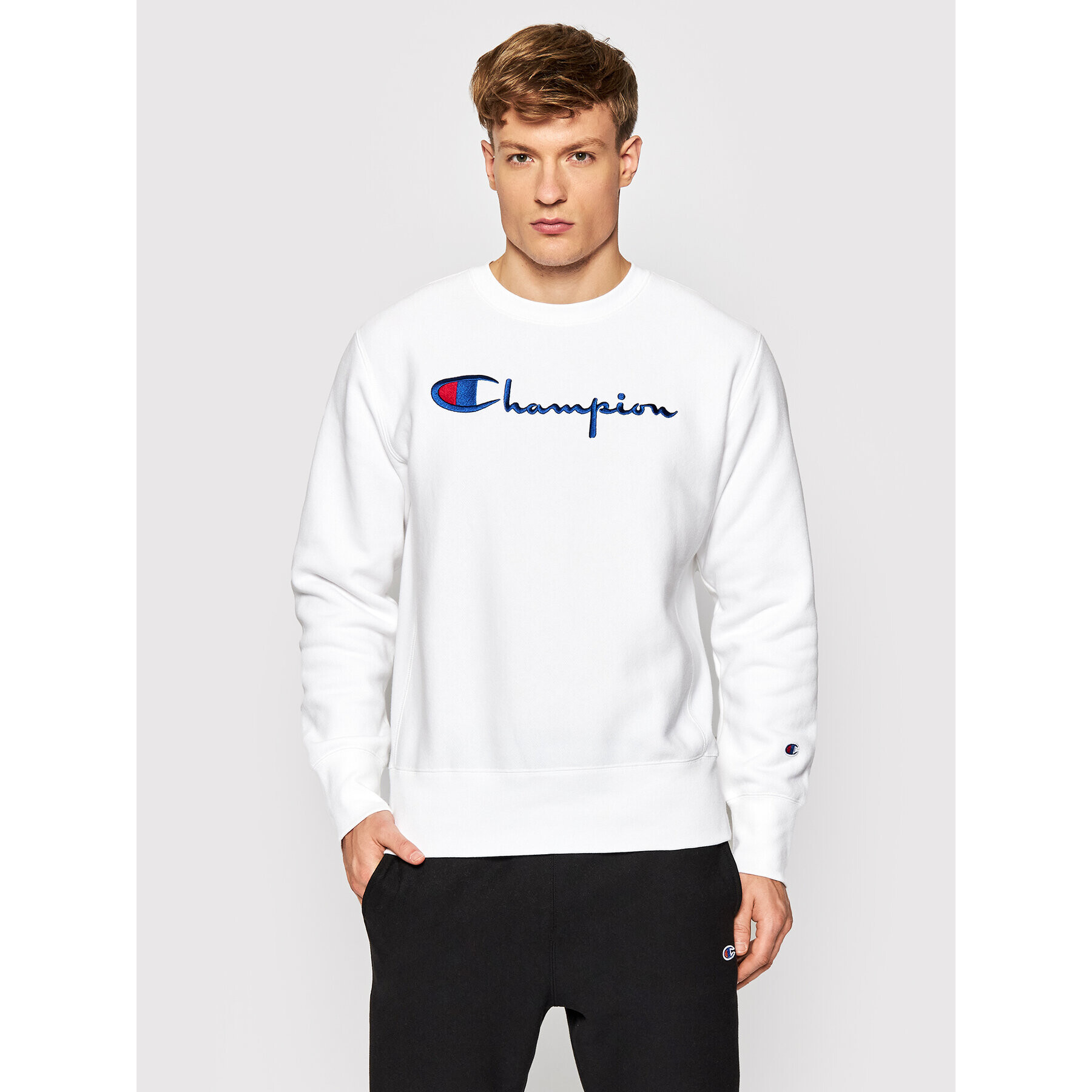 Champion Суитшърт Embroidered Script Logo Reverse Weave 216539 Бял Regular Fit - Pepit.bg