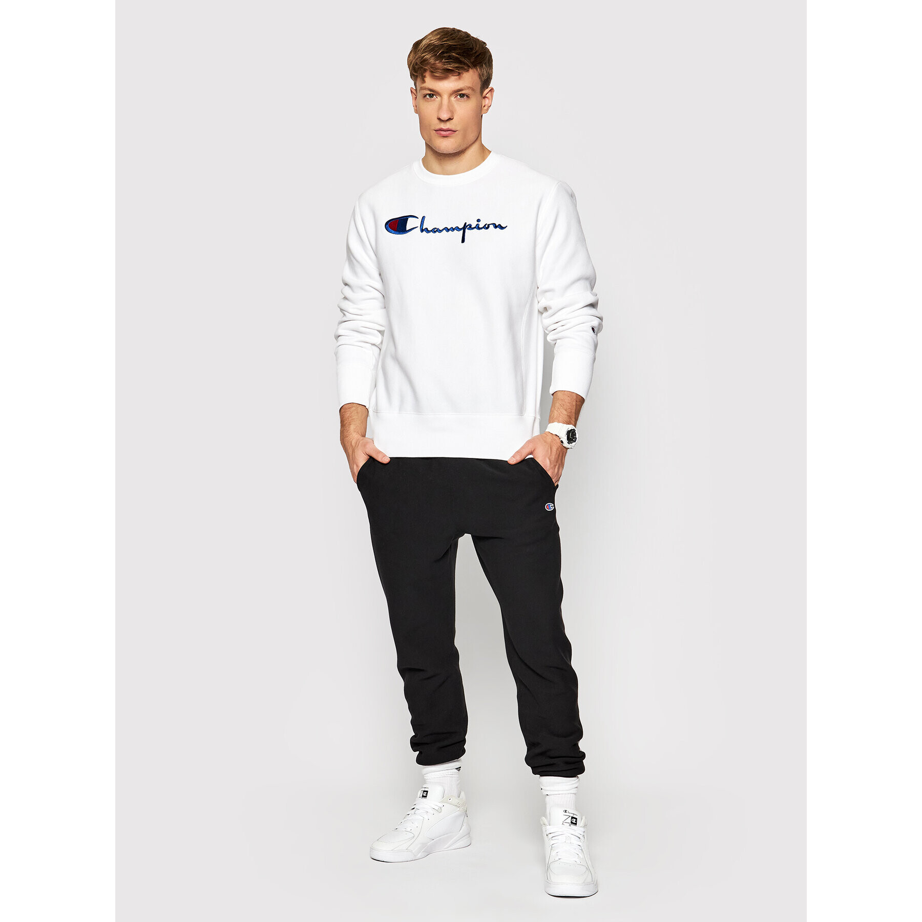 Champion Суитшърт Embroidered Script Logo Reverse Weave 216539 Бял Regular Fit - Pepit.bg