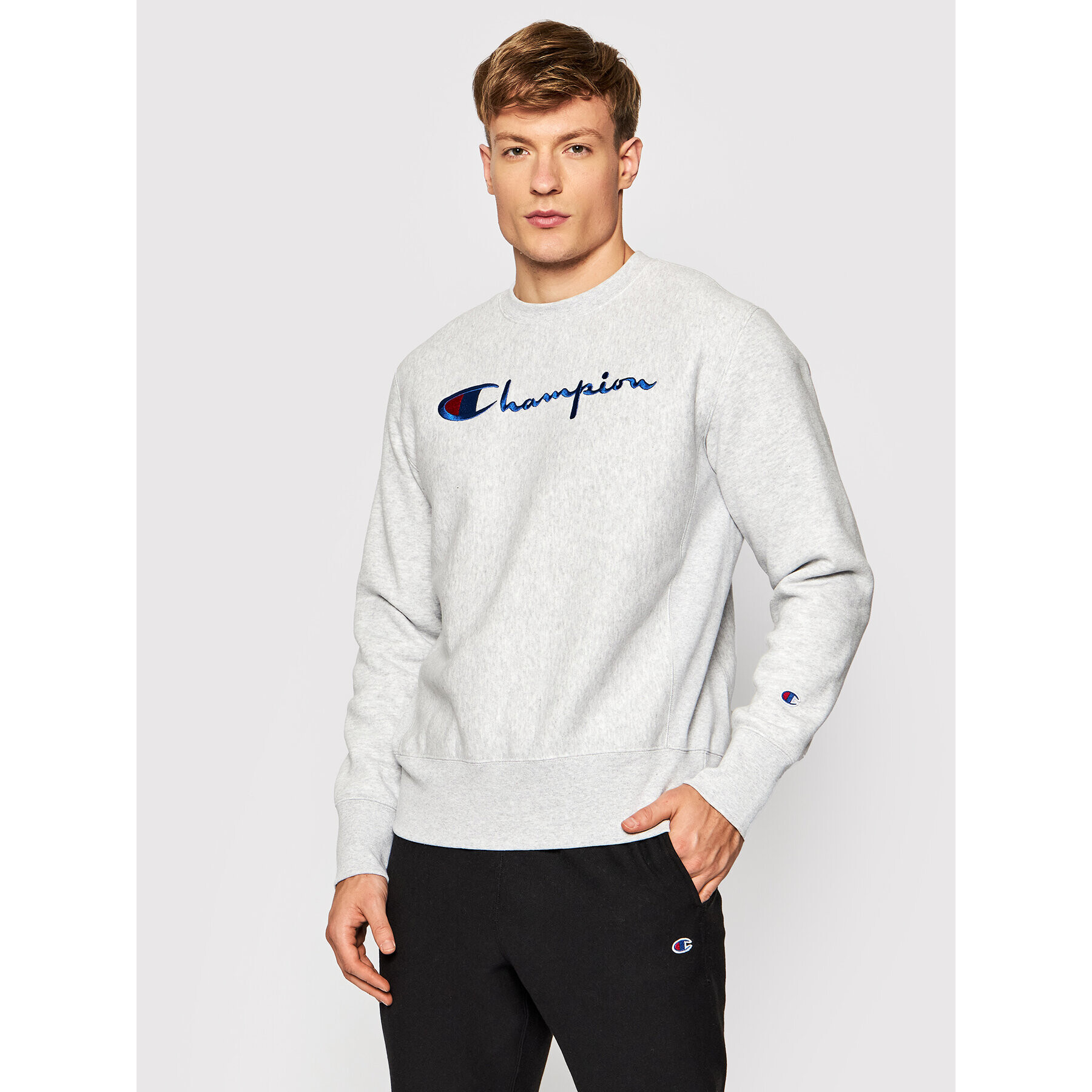 Champion Суитшърт Embroidered Script Logo Reverse Weave 216539 Сив Regular Fit - Pepit.bg