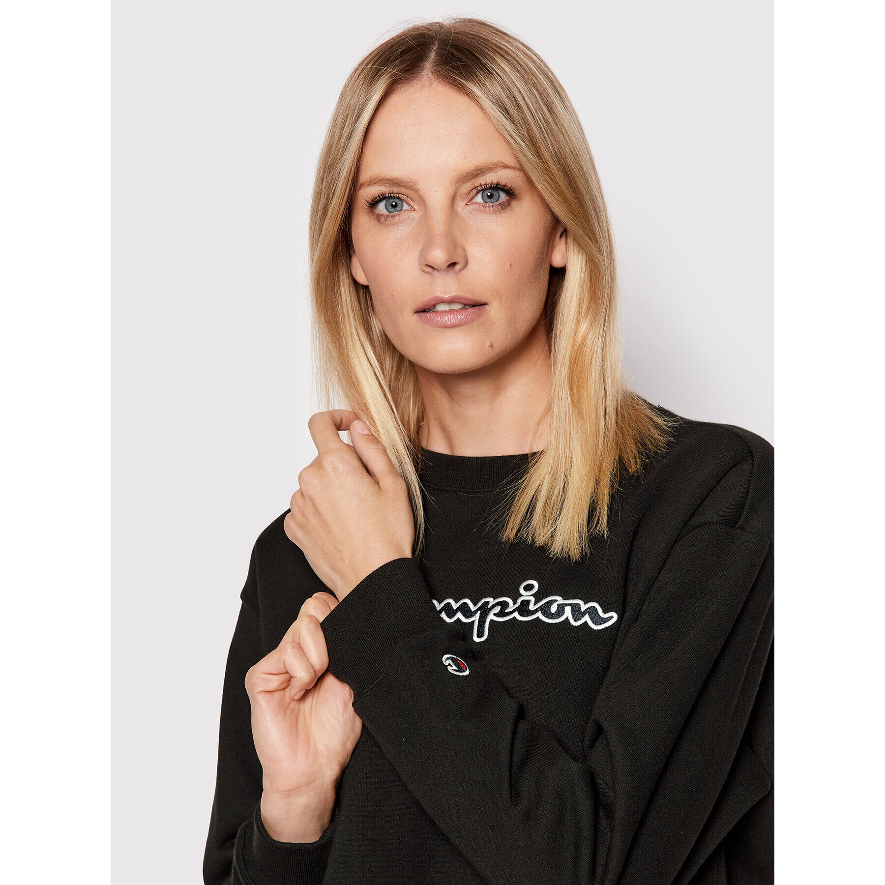 Champion Суитшърт Emroidered 114922 Черен Relaxed Fit - Pepit.bg