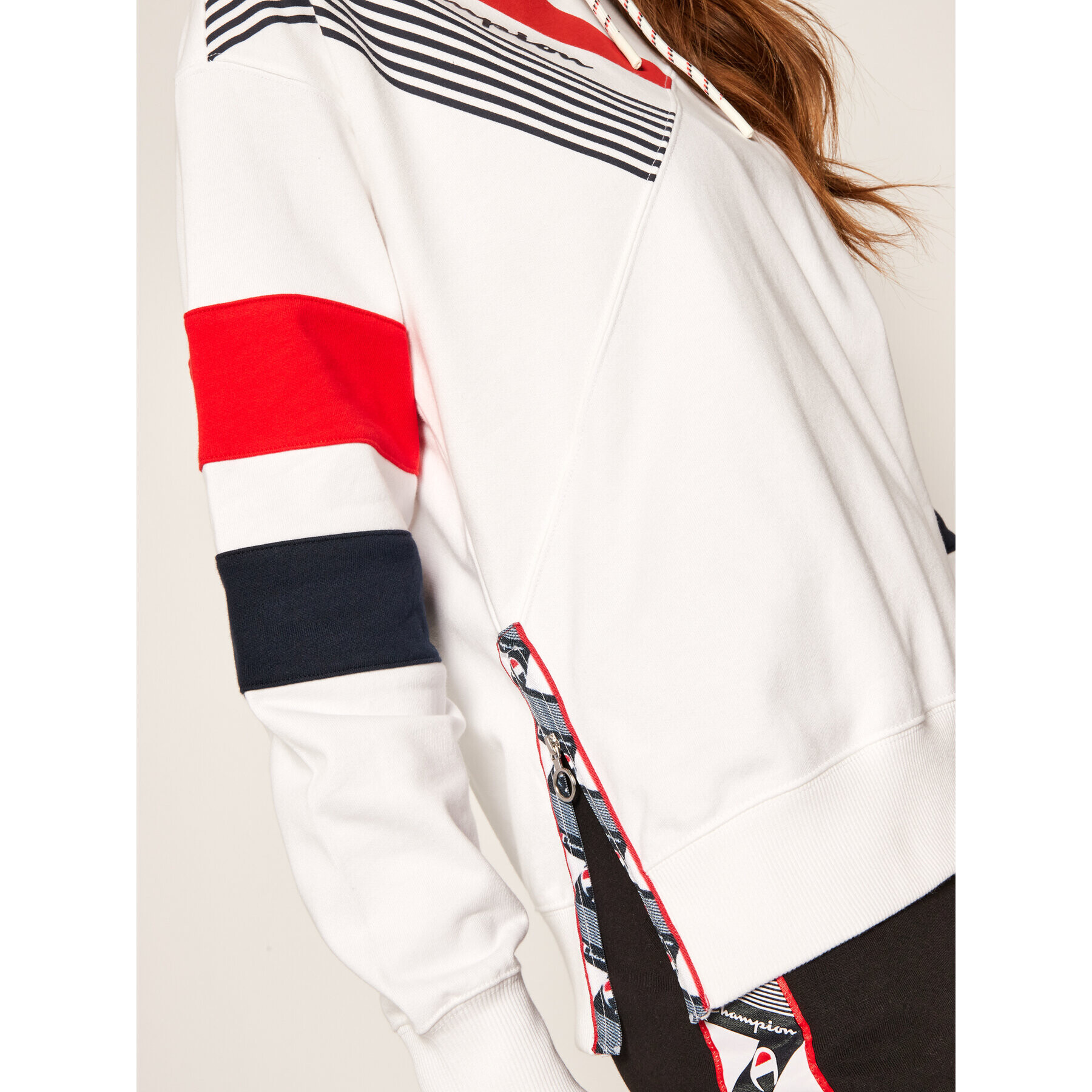 Champion Суитшърт Graphic 112758 Бял Custom Fit - Pepit.bg