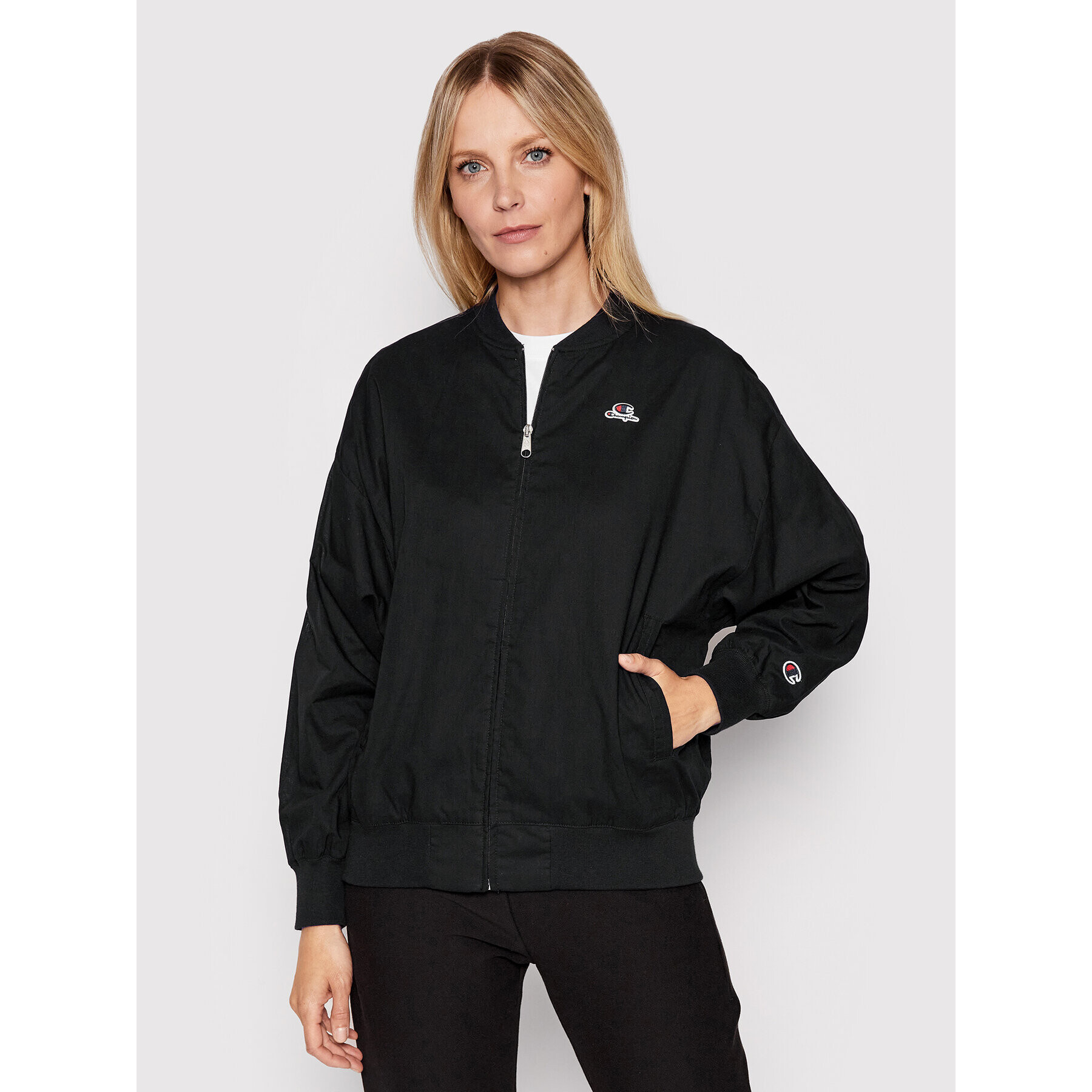 Champion Суитшърт Logo 115339 Черен Boxy Fit - Pepit.bg