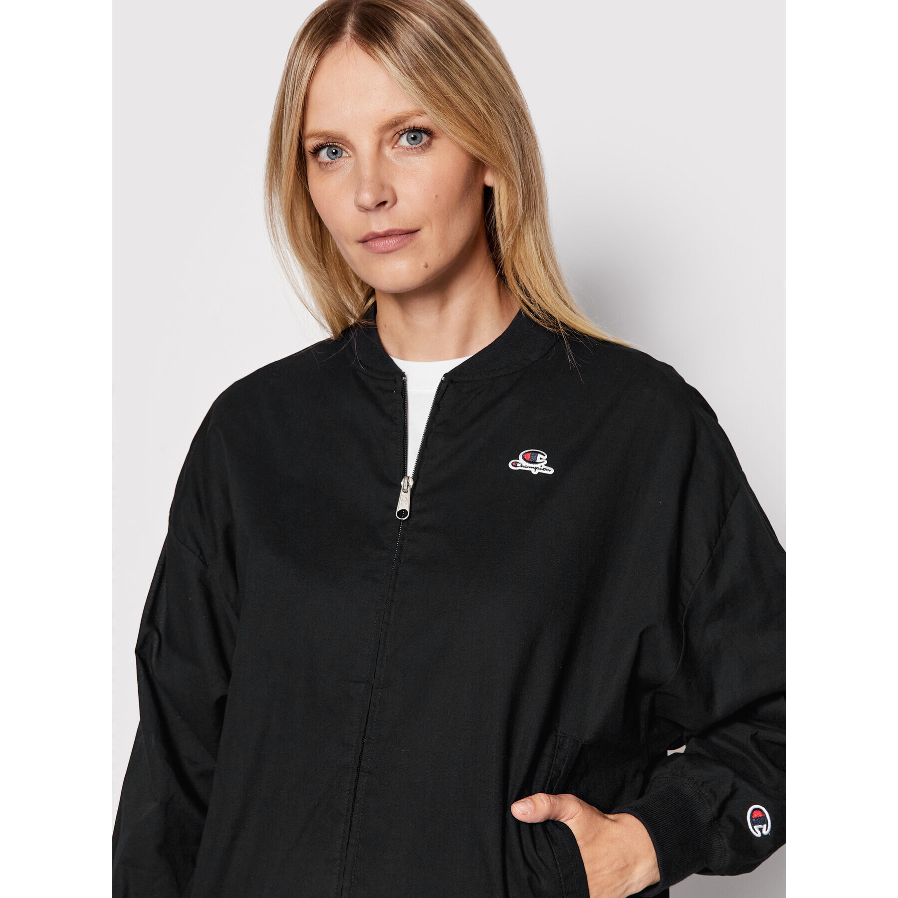 Champion Суитшърт Logo 115339 Черен Boxy Fit - Pepit.bg