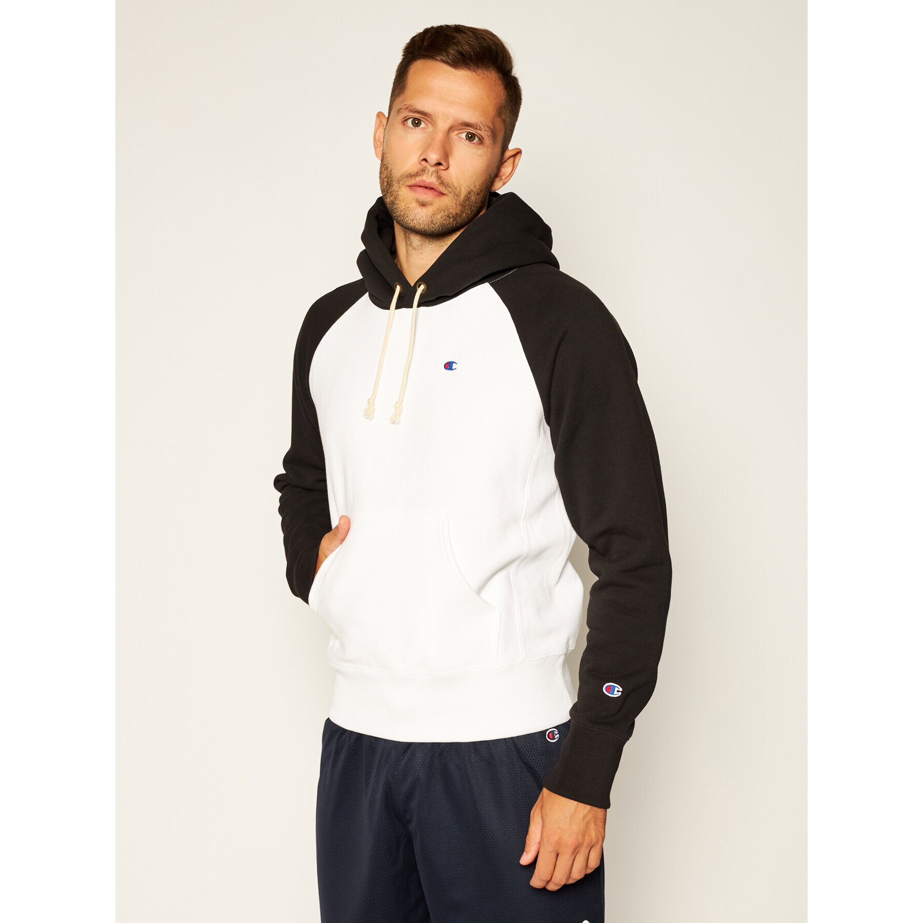 Champion Суитшърт Logo 214277 Бял Regular Fit - Pepit.bg