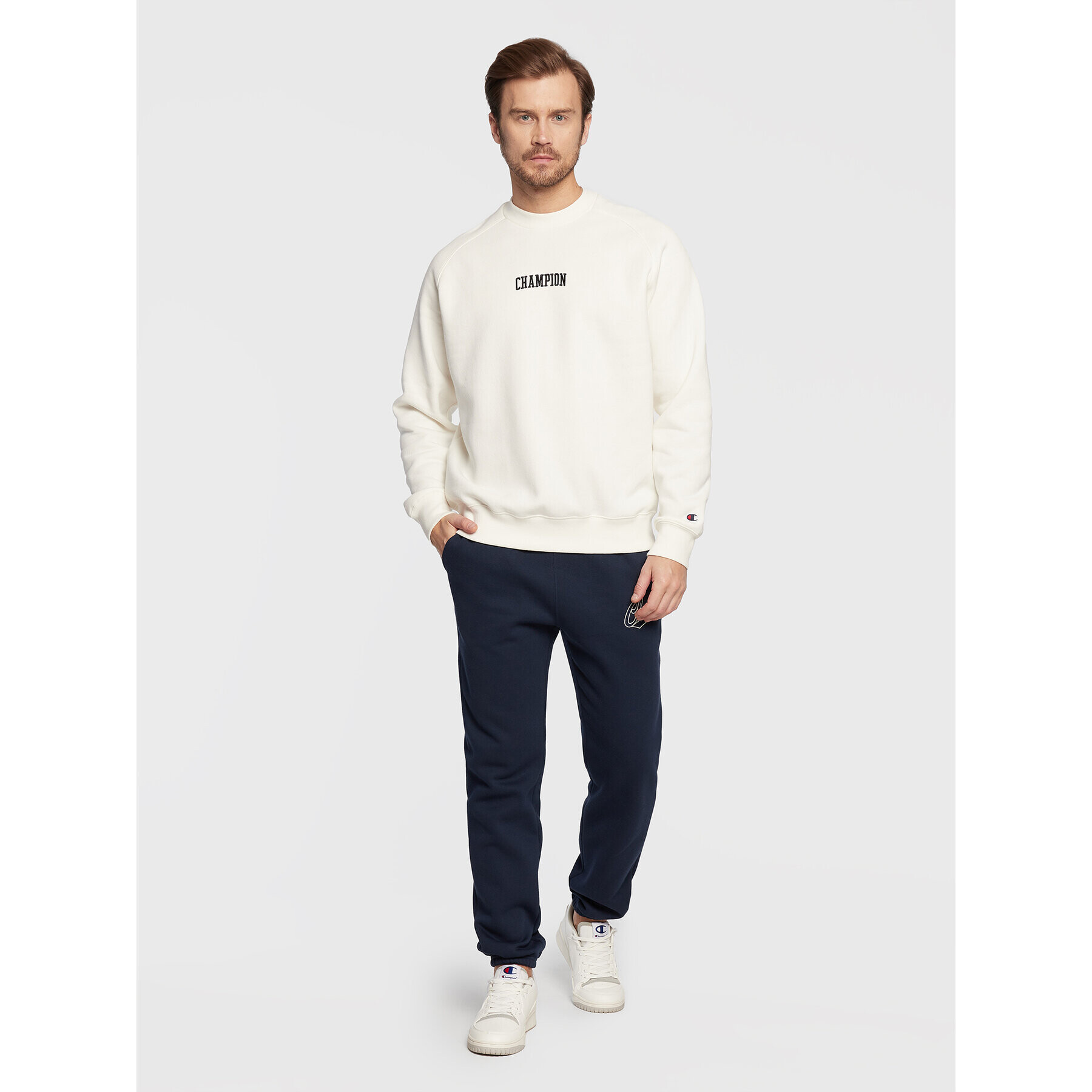 Champion Суитшърт Logo Script 217879 Бежов Regular Fit - Pepit.bg