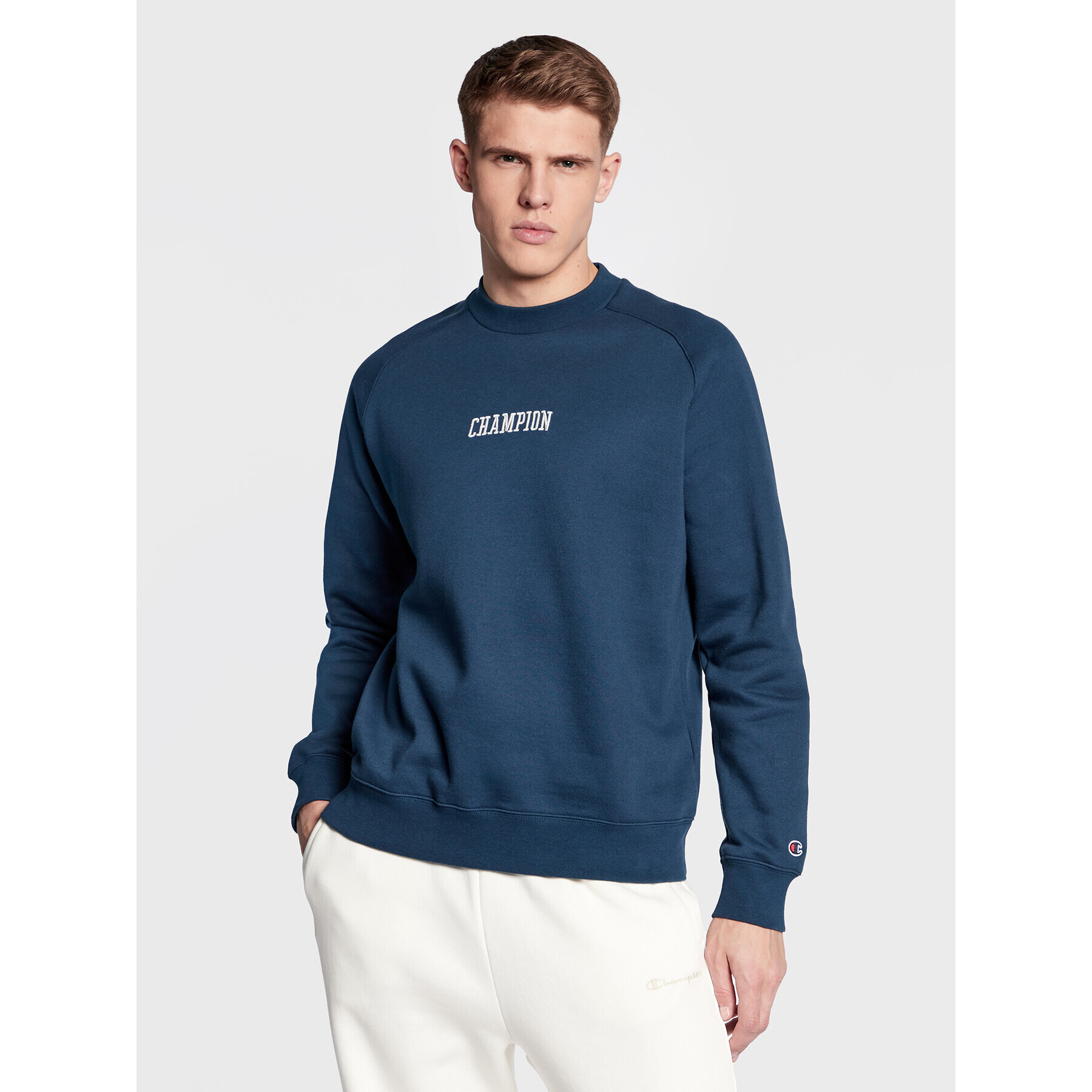 Champion Суитшърт Logo Script 217879 Син Regular Fit - Pepit.bg