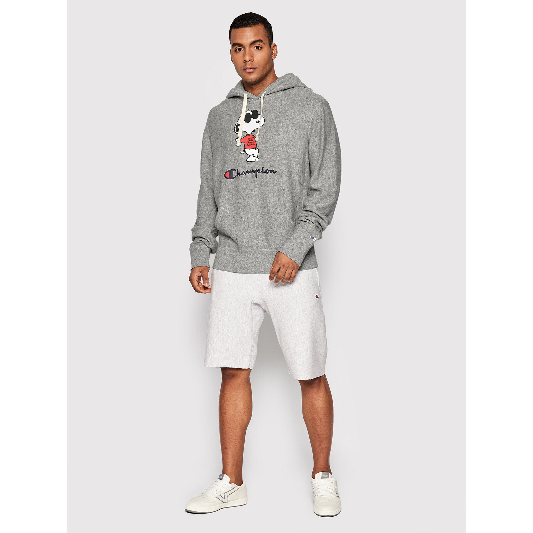 Champion Суитшърт Peanuts™ Graphic 217799 Сив Custom Fit - Pepit.bg