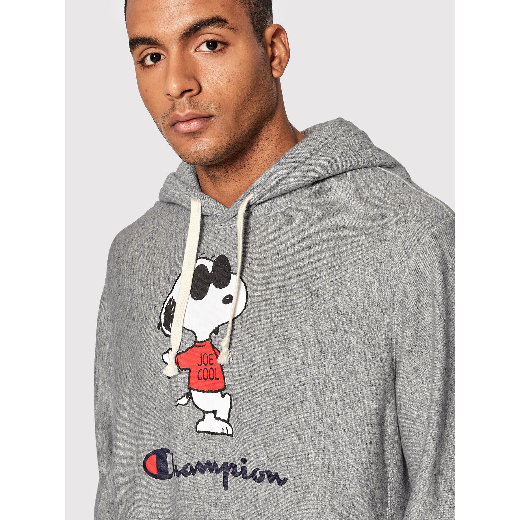 Champion Суитшърт Peanuts™ Graphic 217799 Сив Custom Fit - Pepit.bg
