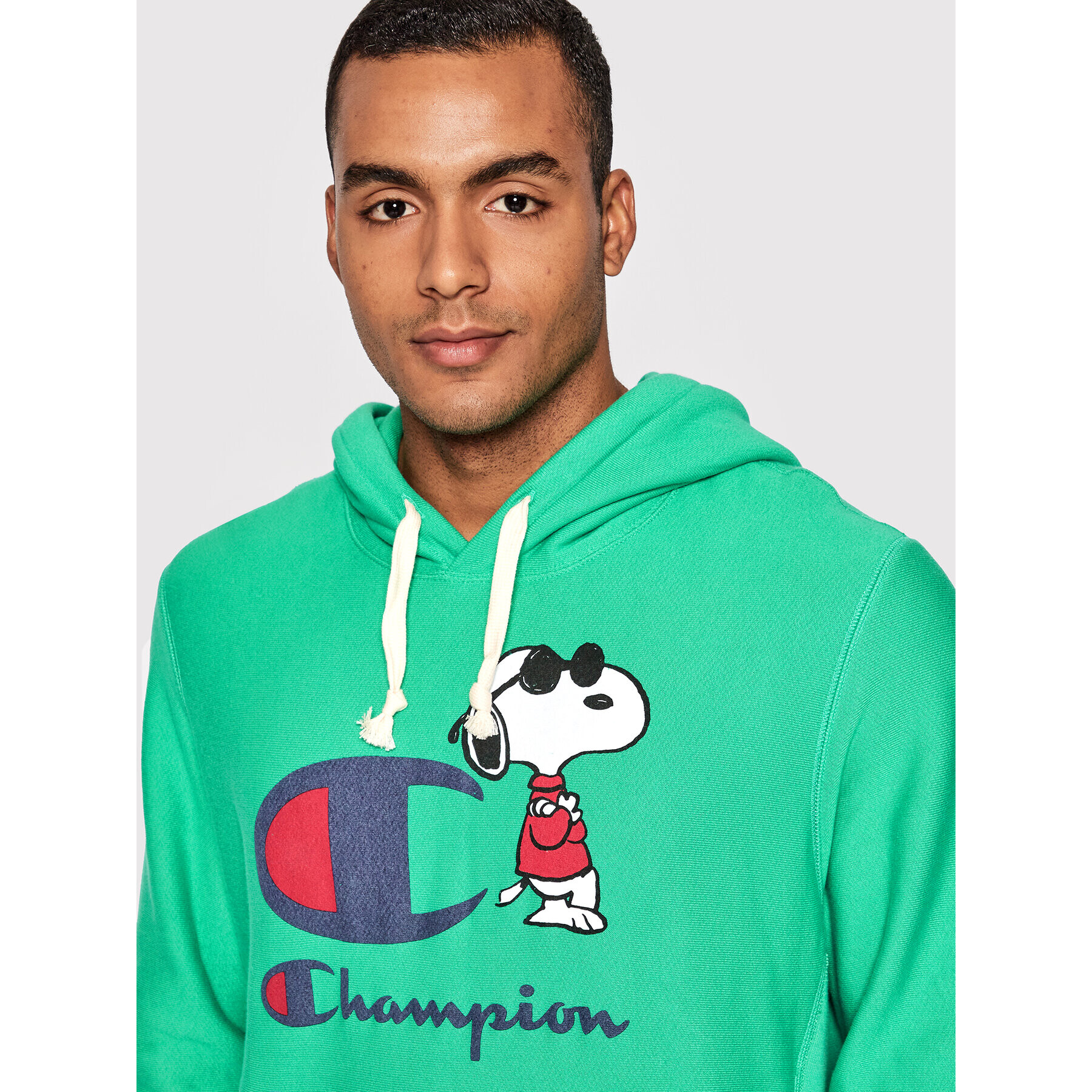 Champion Суитшърт Peanuts™ Graphic 217799 Зелен Custom Fit - Pepit.bg