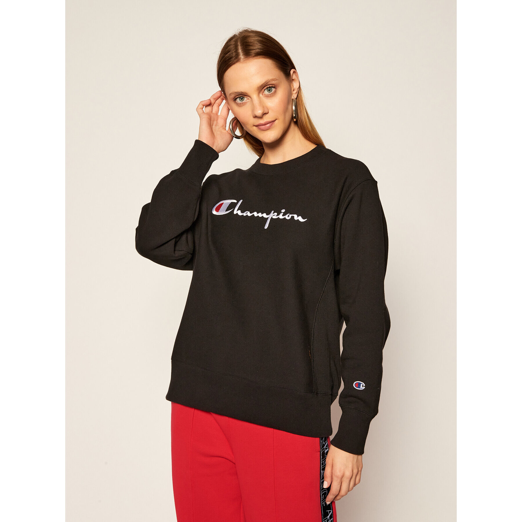 Champion Суитшърт Script Logo 113795 Черен Regular Fit - Pepit.bg