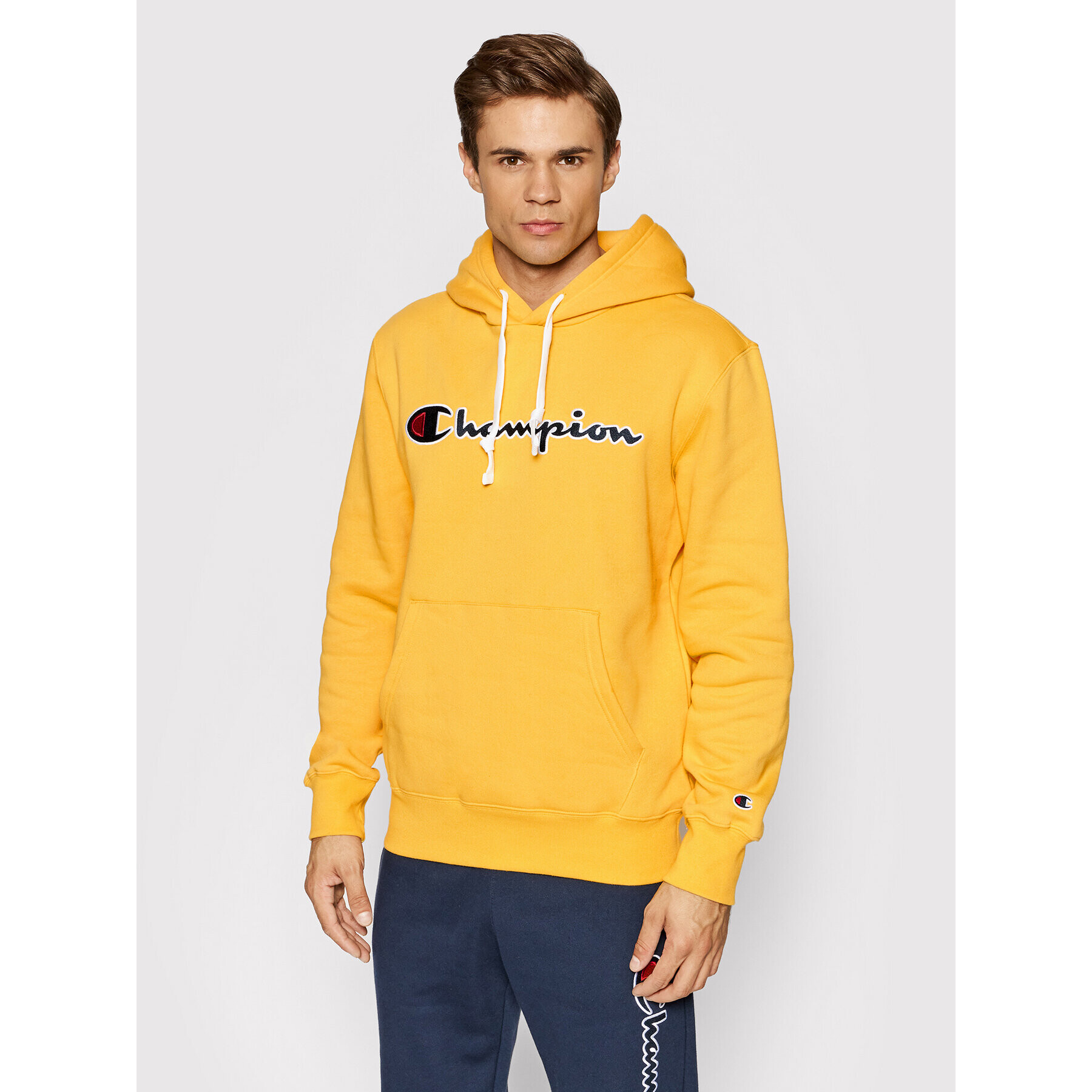 Champion Суитшърт Script Logo 216470 Жълт Custom Fit - Pepit.bg