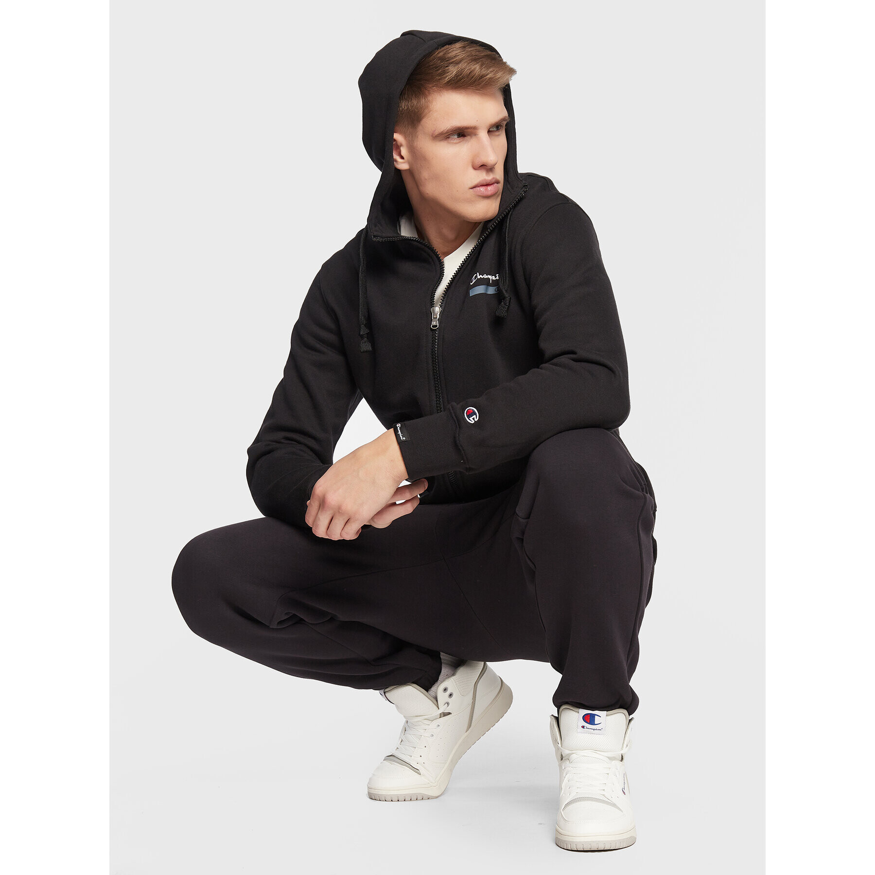 Champion Суитшърт Script Logo 217874 Черен Regular Fit - Pepit.bg