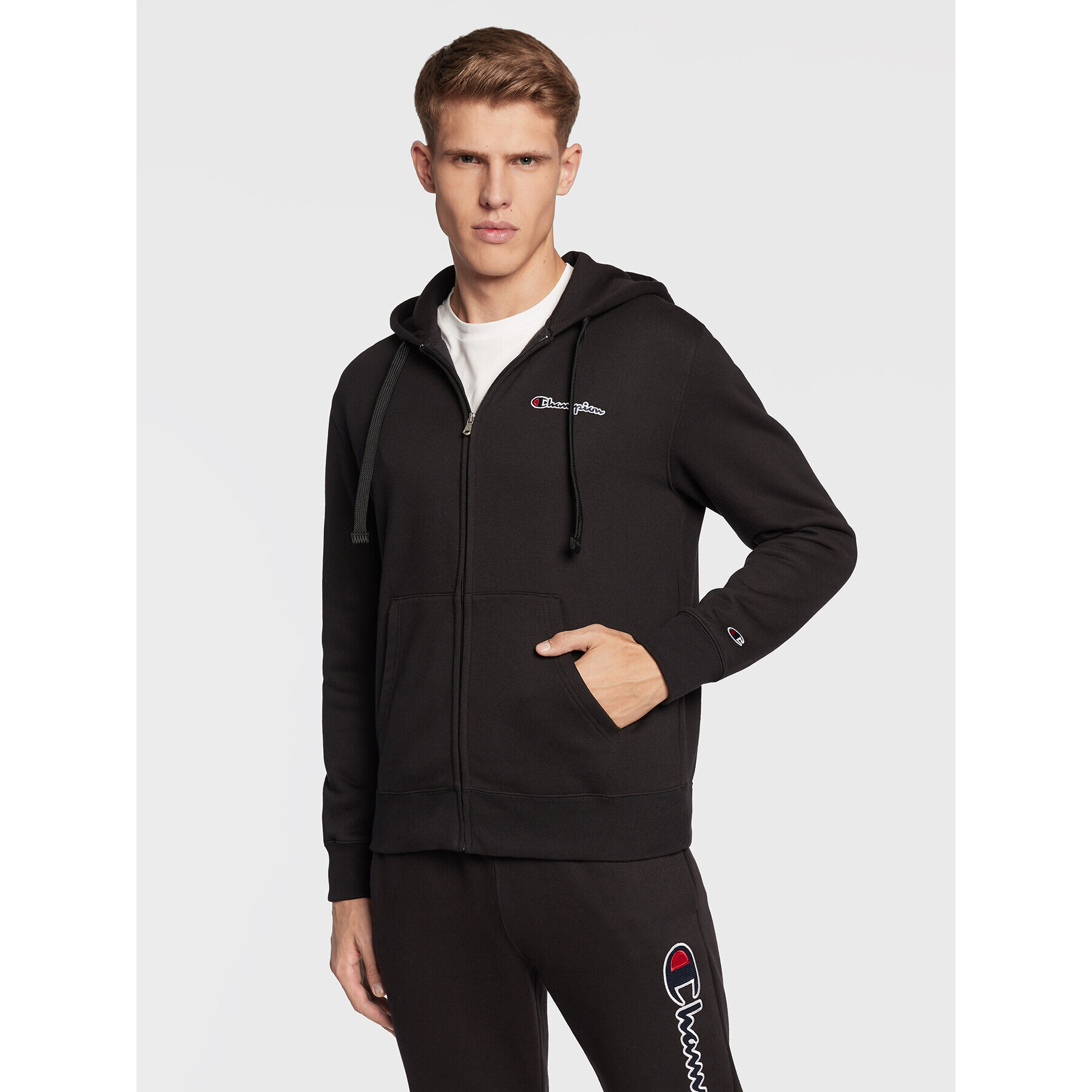 Champion Суитшърт Script Logo Embroidery 217864 Черен Regular Fit - Pepit.bg