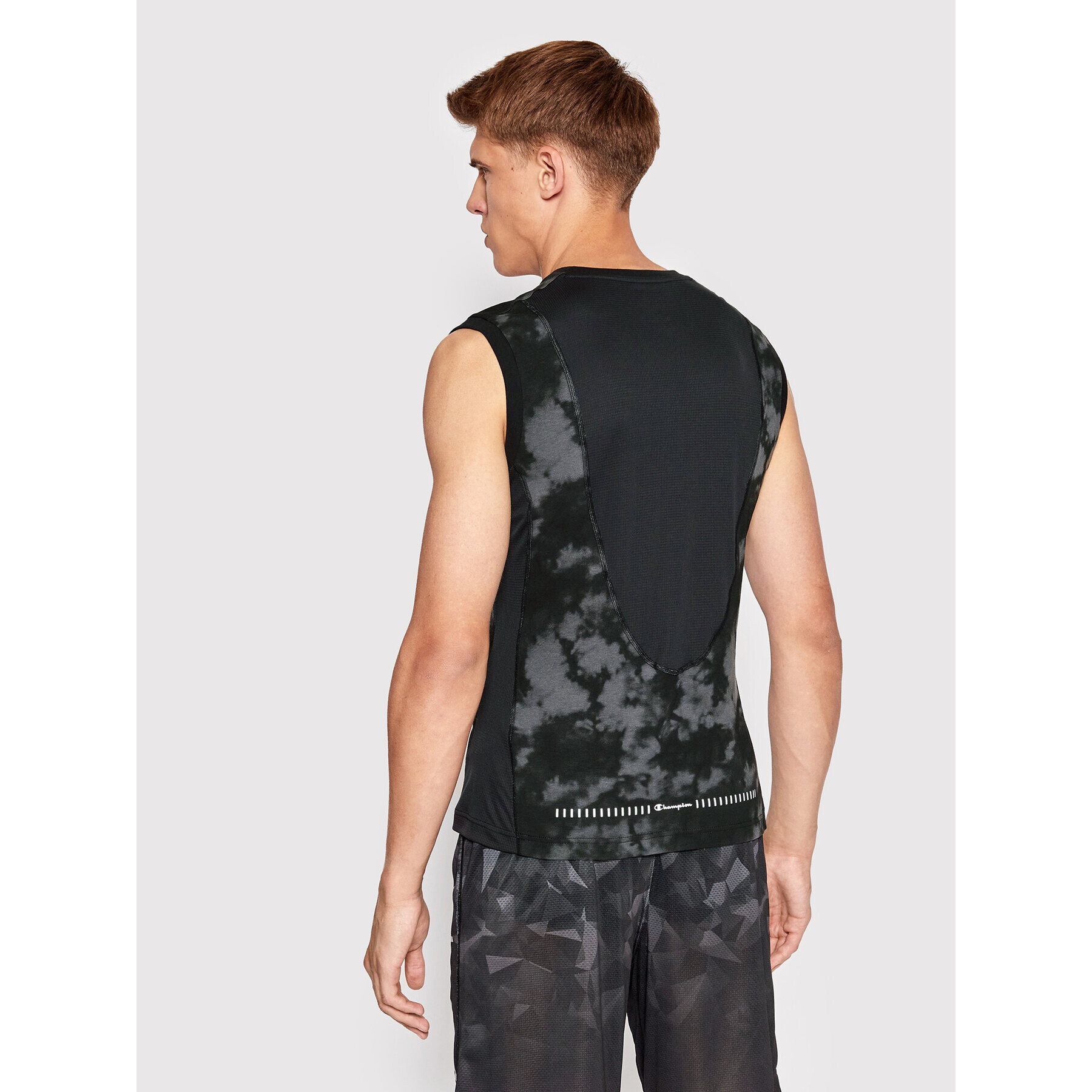 Champion Тениска от техническо трико Tie-Dye Reflective Script Logo 217138 Черен Athletic Fit - Pepit.bg