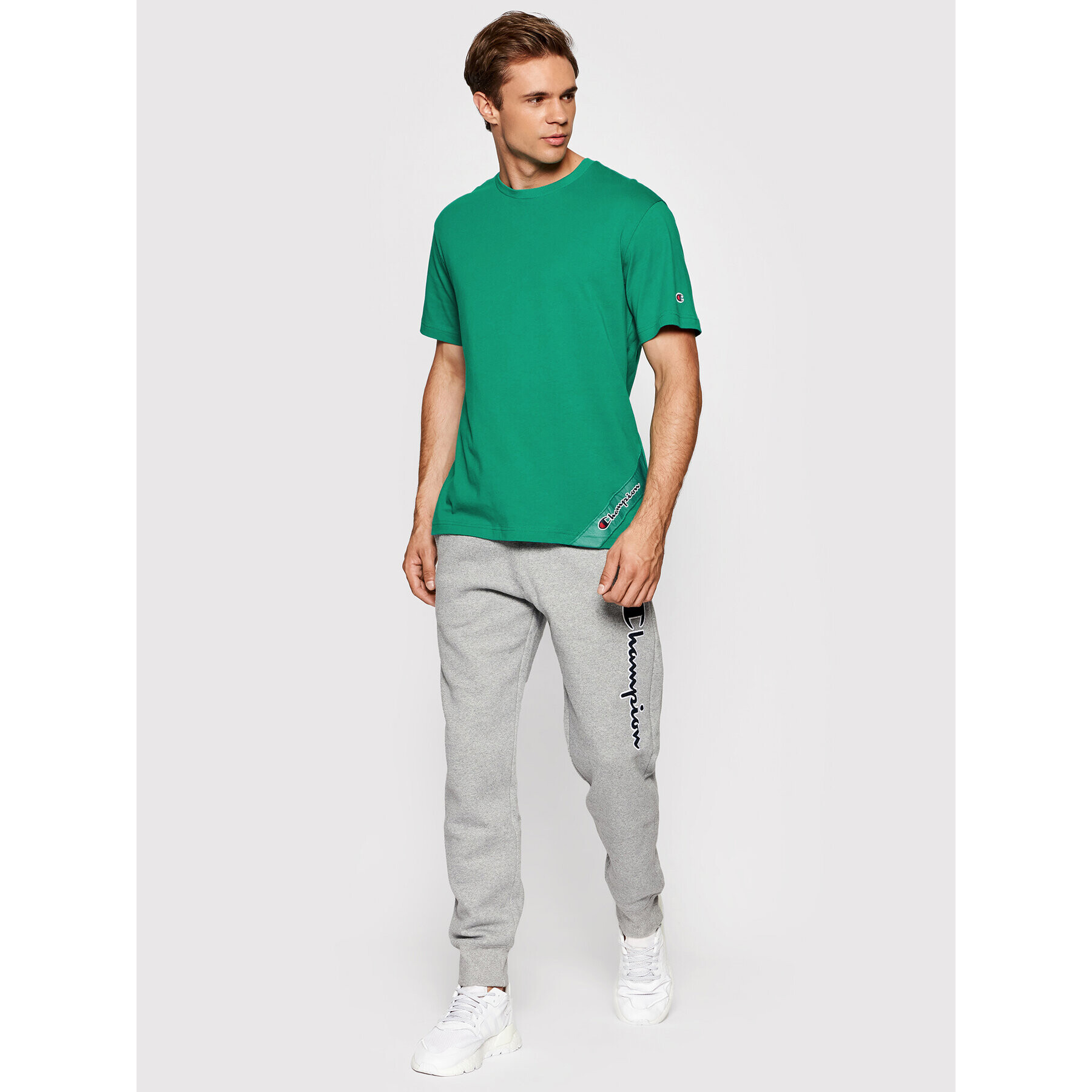 Champion Тишърт Asymmetric Script Logo 216553 Зелен Regular Fit - Pepit.bg