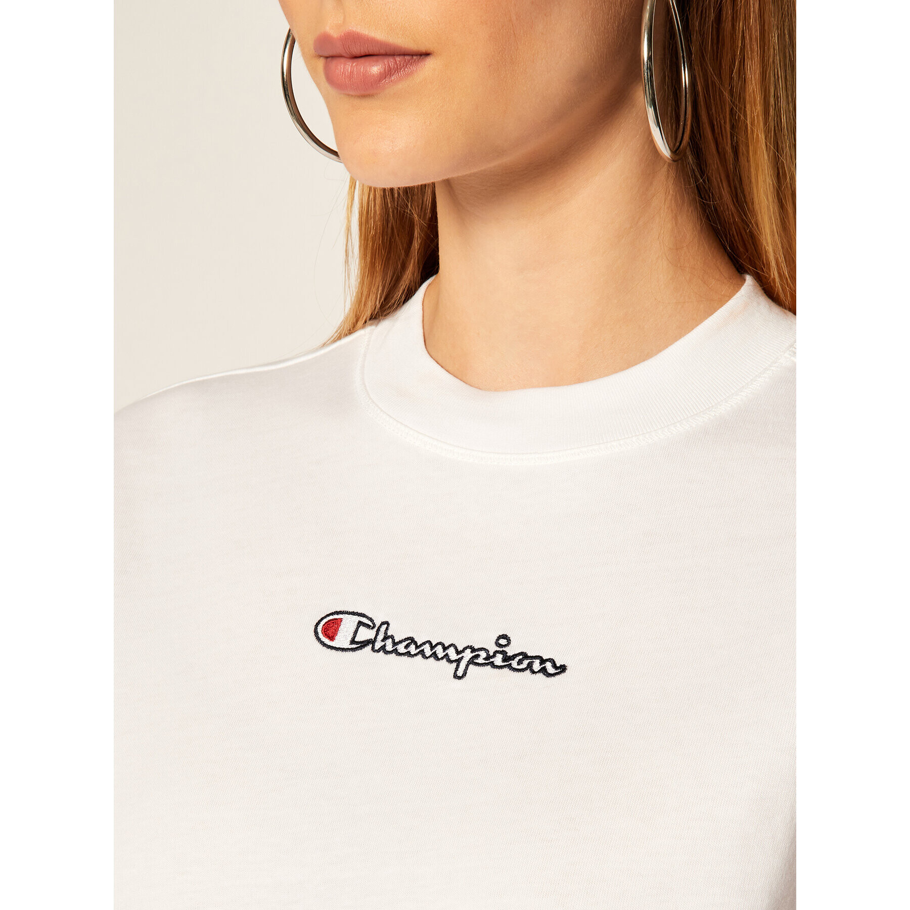 Champion Тишърт Cropped Oversized Small Script Logo 113195 Бял Custom Fit - Pepit.bg