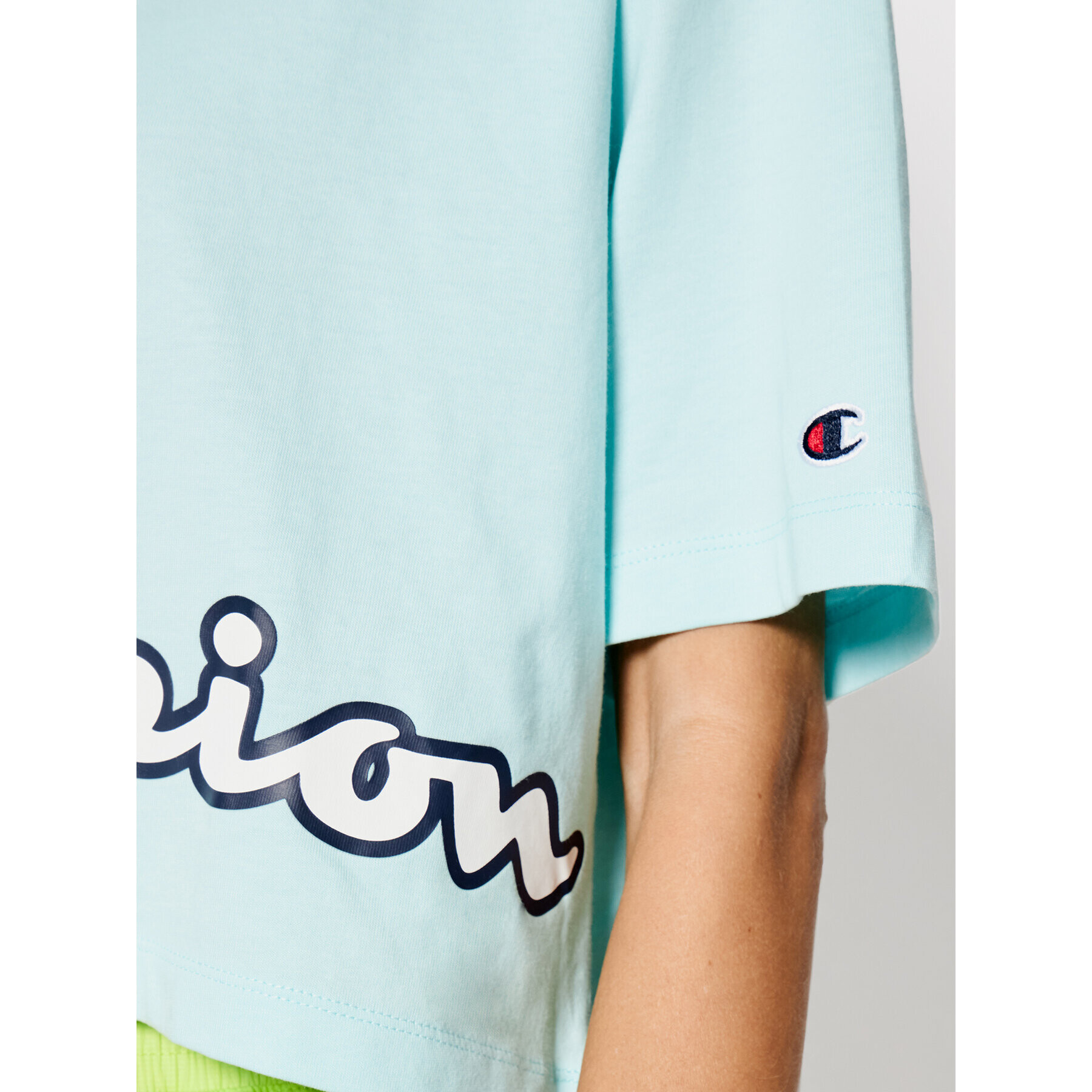 Champion Тишърт Cropped Script Logo Print Boxy 112655 Син Custom Fit - Pepit.bg