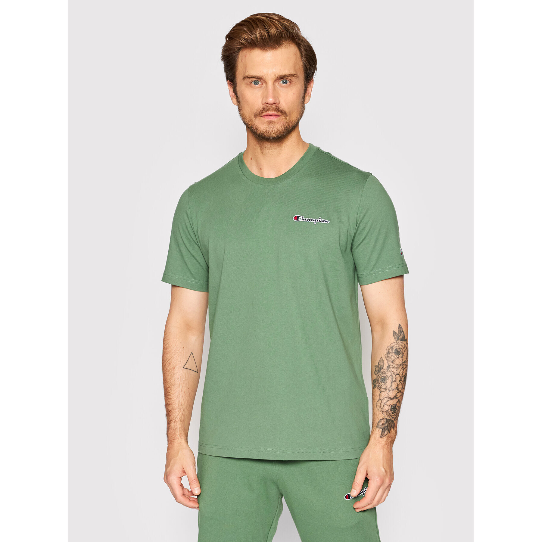 Champion Тишърт Embroidered Script Logo 217813 Зелен Comfort Fit - Pepit.bg