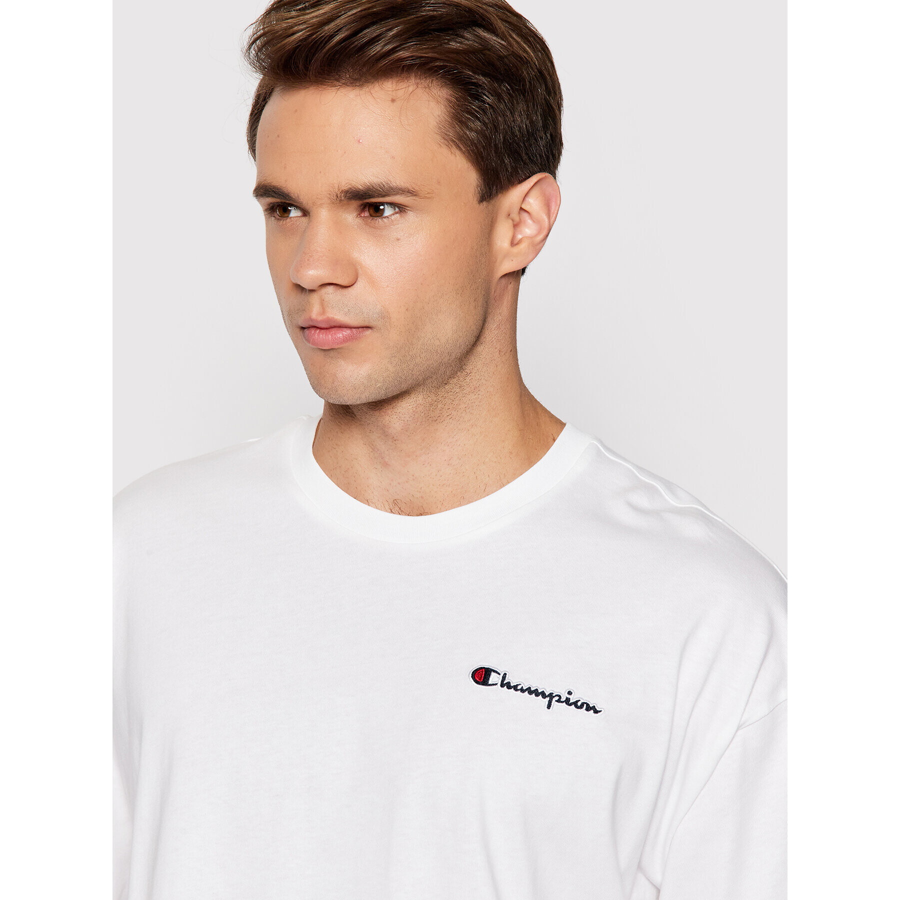 Champion Тишърт Script Logo 217071 Бял Comfort Fit - Pepit.bg