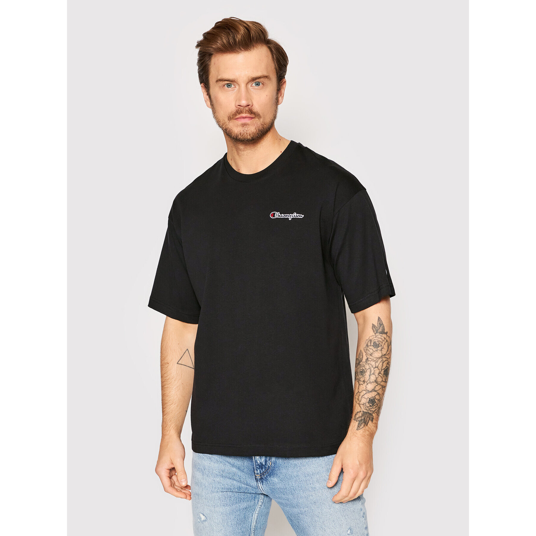 Champion Тишърт Script Logo 217071 Черен Comfort Fit - Pepit.bg
