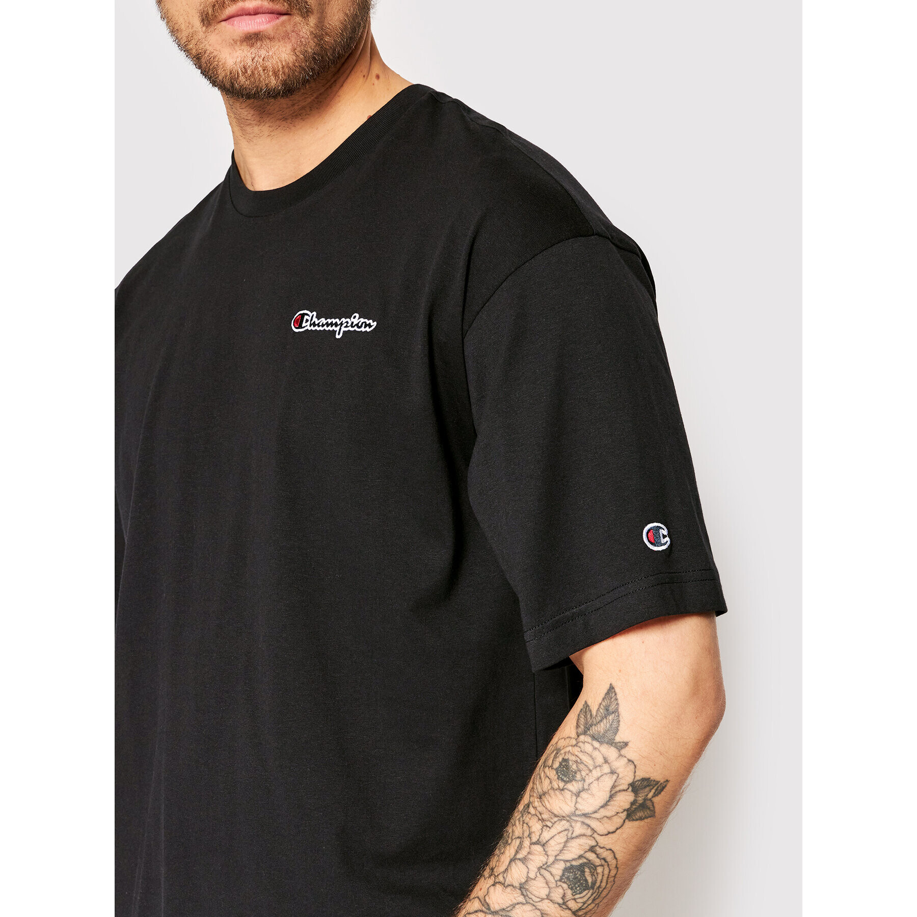 Champion Тишърт Script Logo 217071 Черен Comfort Fit - Pepit.bg