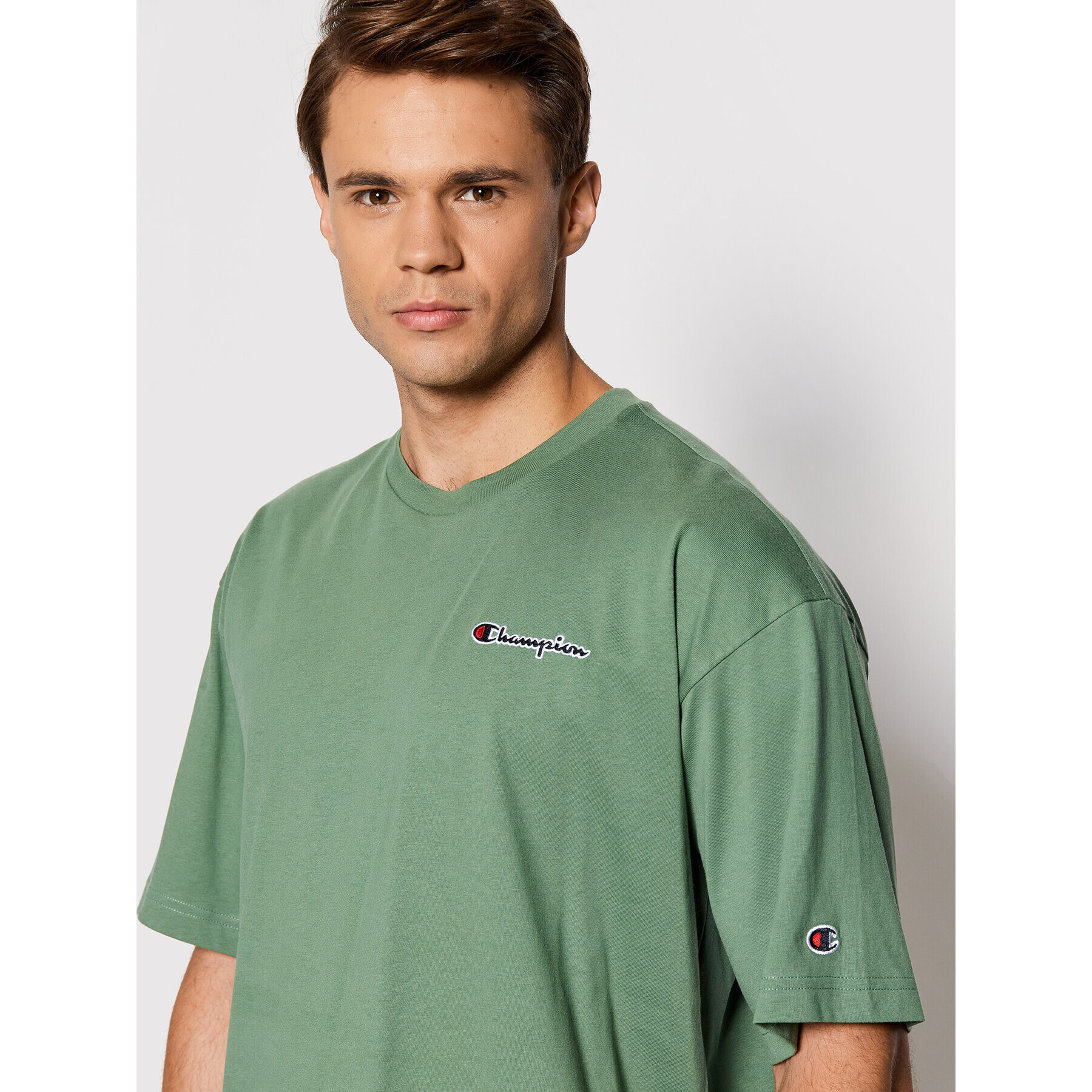 Champion Тишърт Script Logo 217071 Зелен Comfort Fit - Pepit.bg