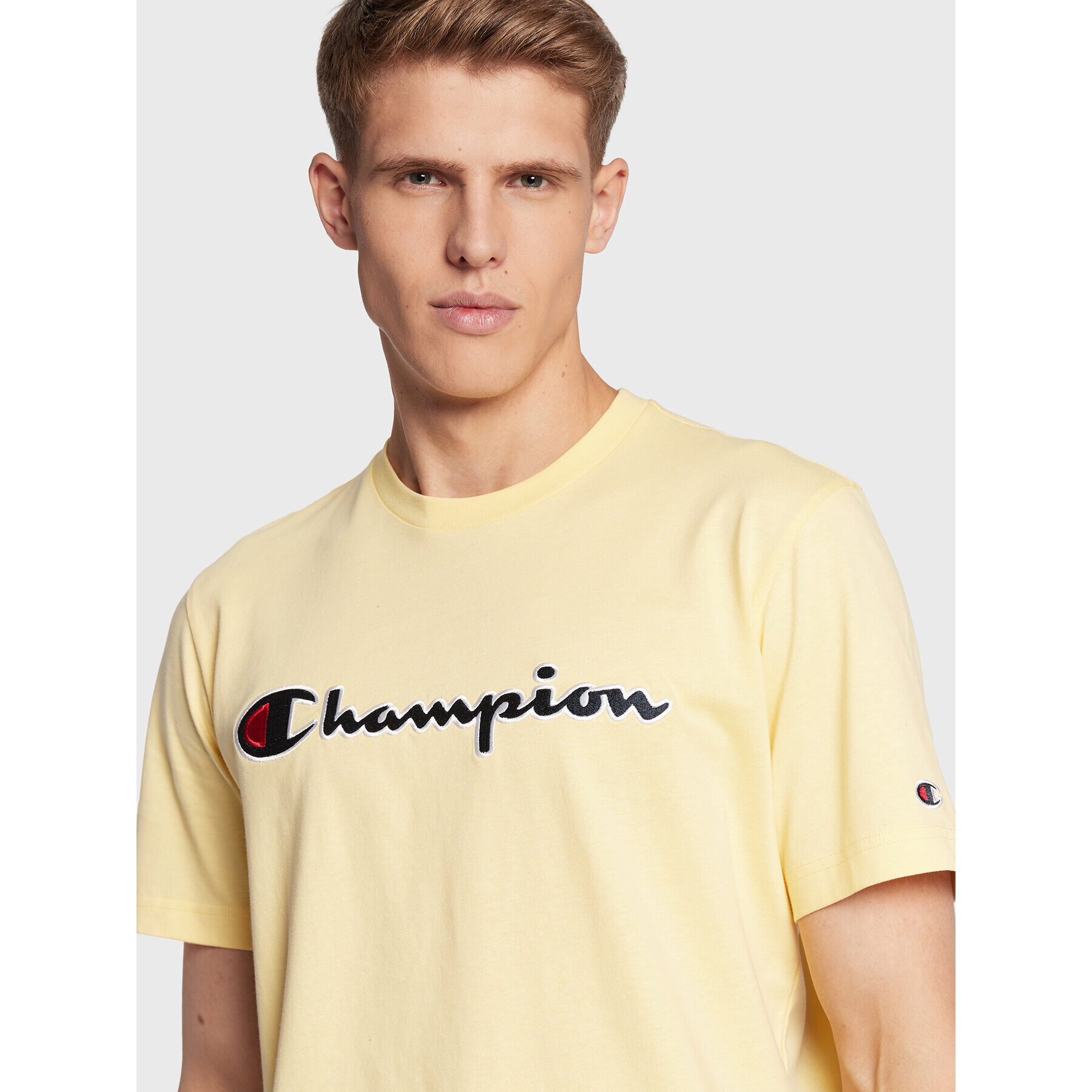 Champion Тишърт Script Logo 218007 Жълт Comfort Fit - Pepit.bg