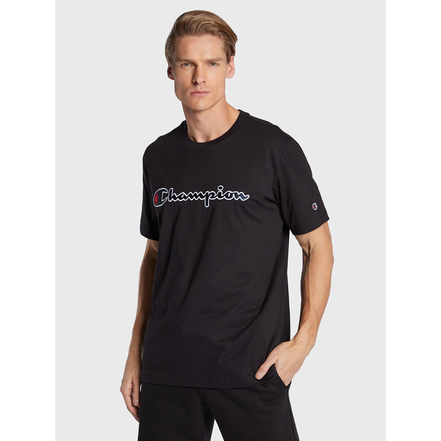 Champion Тишърт Script Logo Embroidery 218007 Черен Regular Fit - Pepit.bg