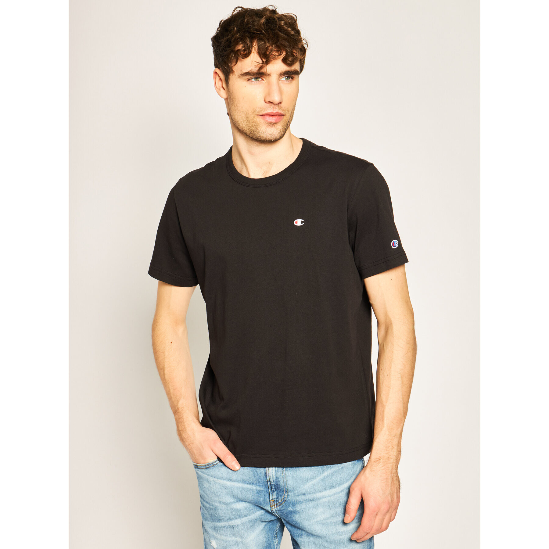 Champion Тишърт Small C Logo 214674 Черен Custom Fit - Pepit.bg