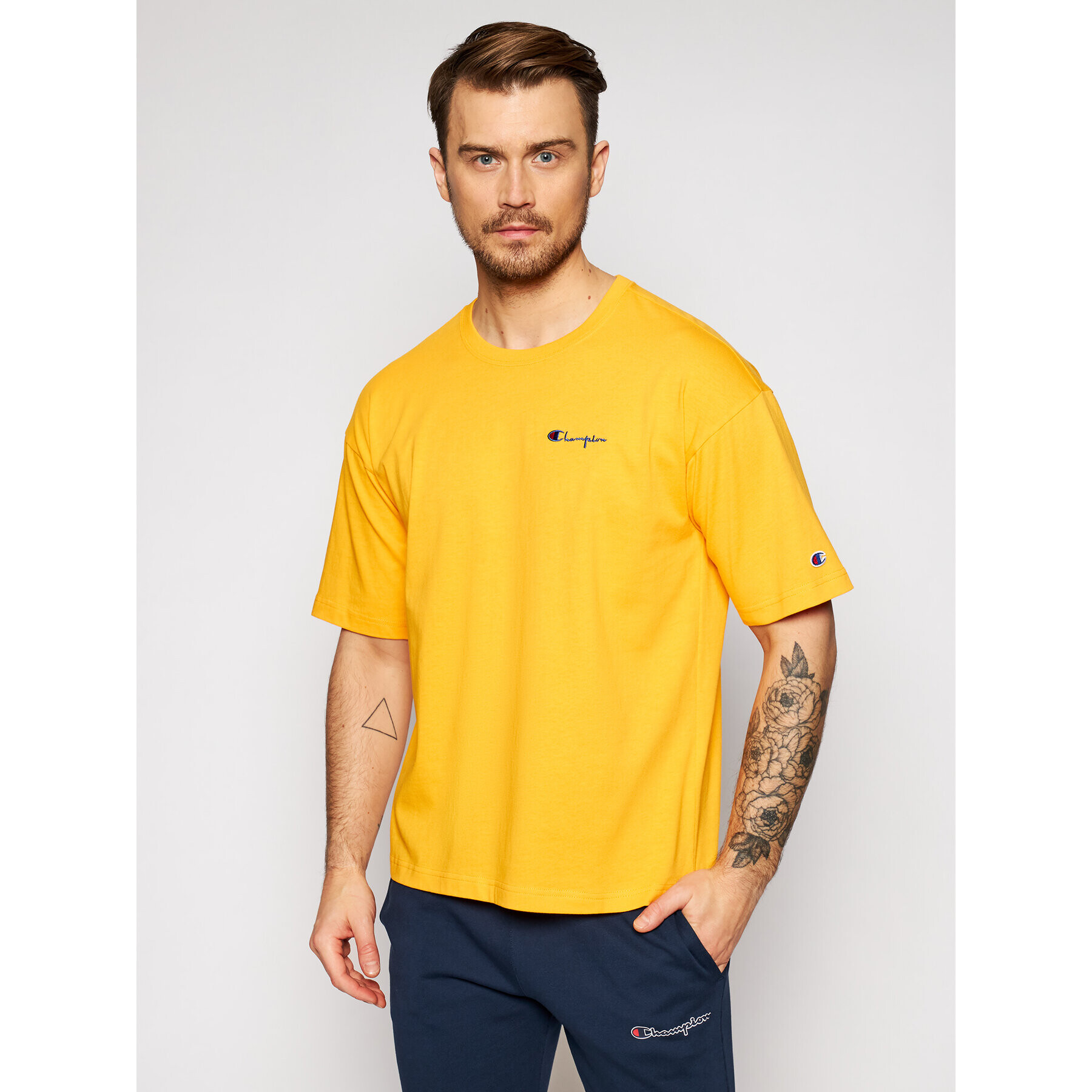 Champion Тишърт Small Script Logo 214282 Жълт Custom Fit - Pepit.bg