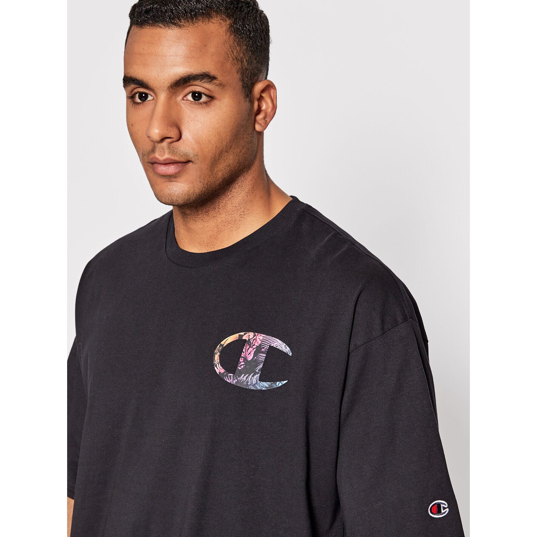 Champion Тишърт Tropical Rave 217270 Черен Custom Fit - Pepit.bg