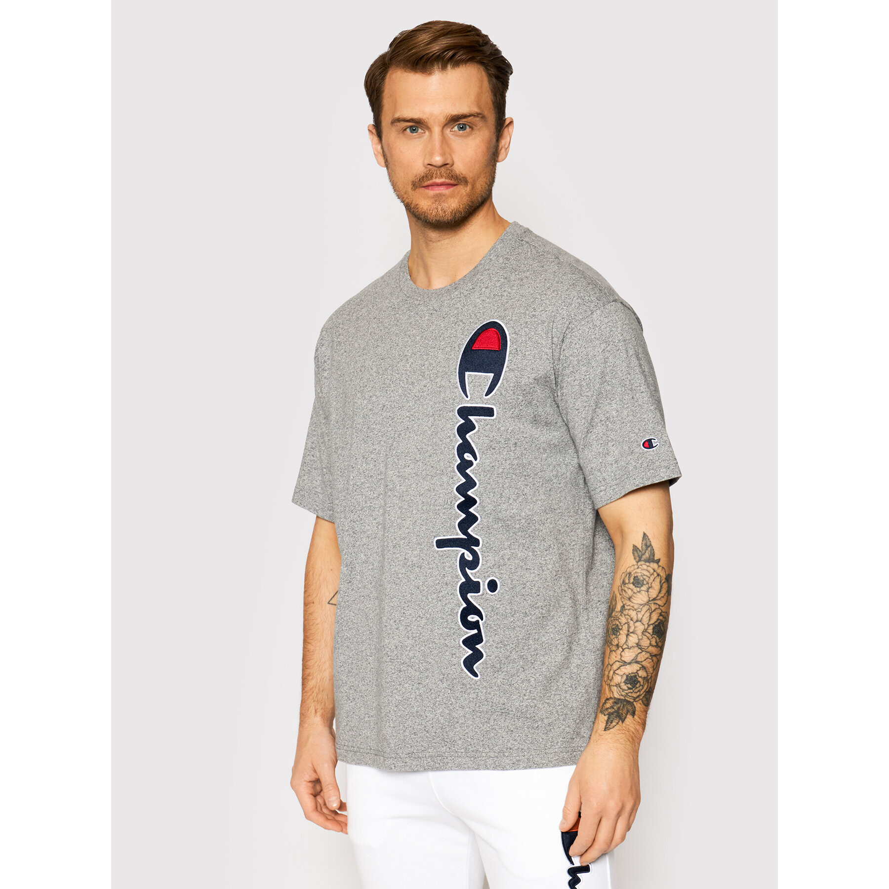Champion Тишърт Vertical Script Logo 215942 Сив Custom Fit - Pepit.bg