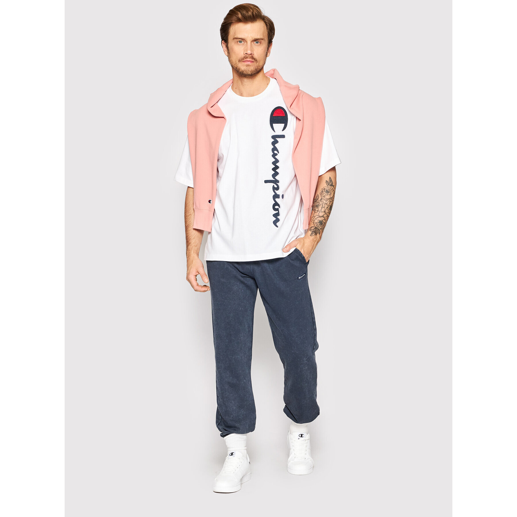 Champion Тишърт Vertical Script Logo 217070 Бял Custom Fit - Pepit.bg